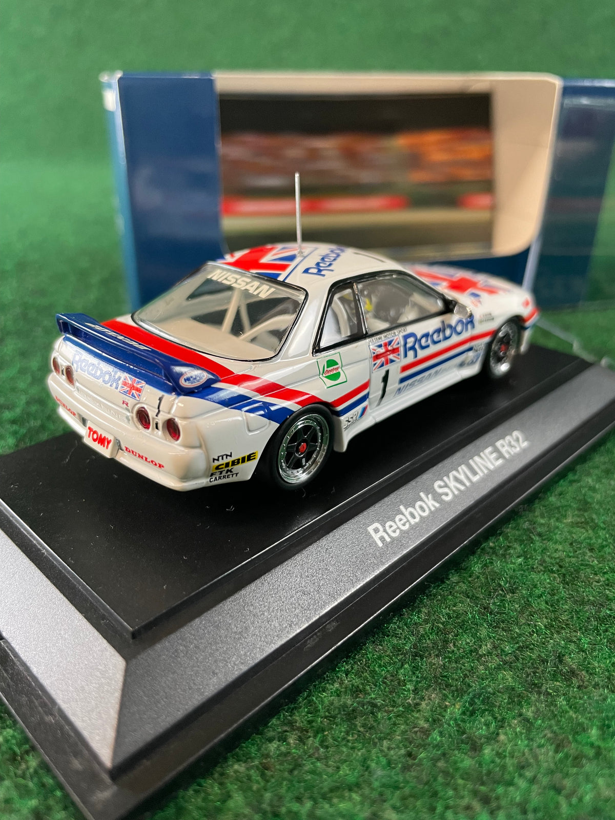 EBBRO TOMY Hasemi Motor Sport Reebok Nissan Skyline R32 GTR 1/43 Diecast