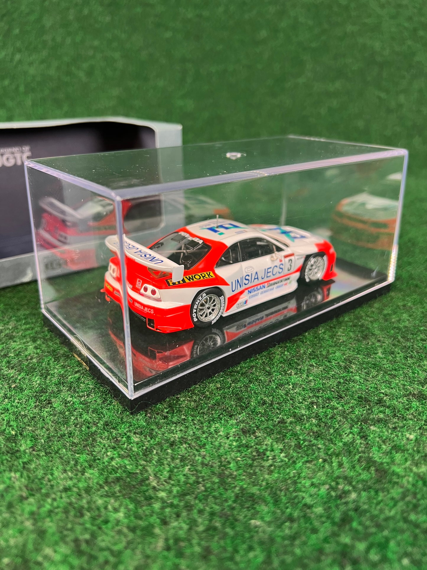 EBBRO Legends of JGTC - 1998 Unisia JECS Nissan Skyline R33 GTR 1/43 Scale Diecast