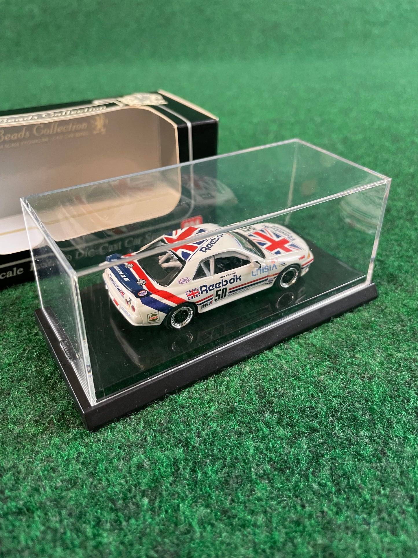 KYOSHO - Beads Collection 1990 & 1991 Reebok Nissan Skyline R32 GT-R 1/64 Scale Diecast Set