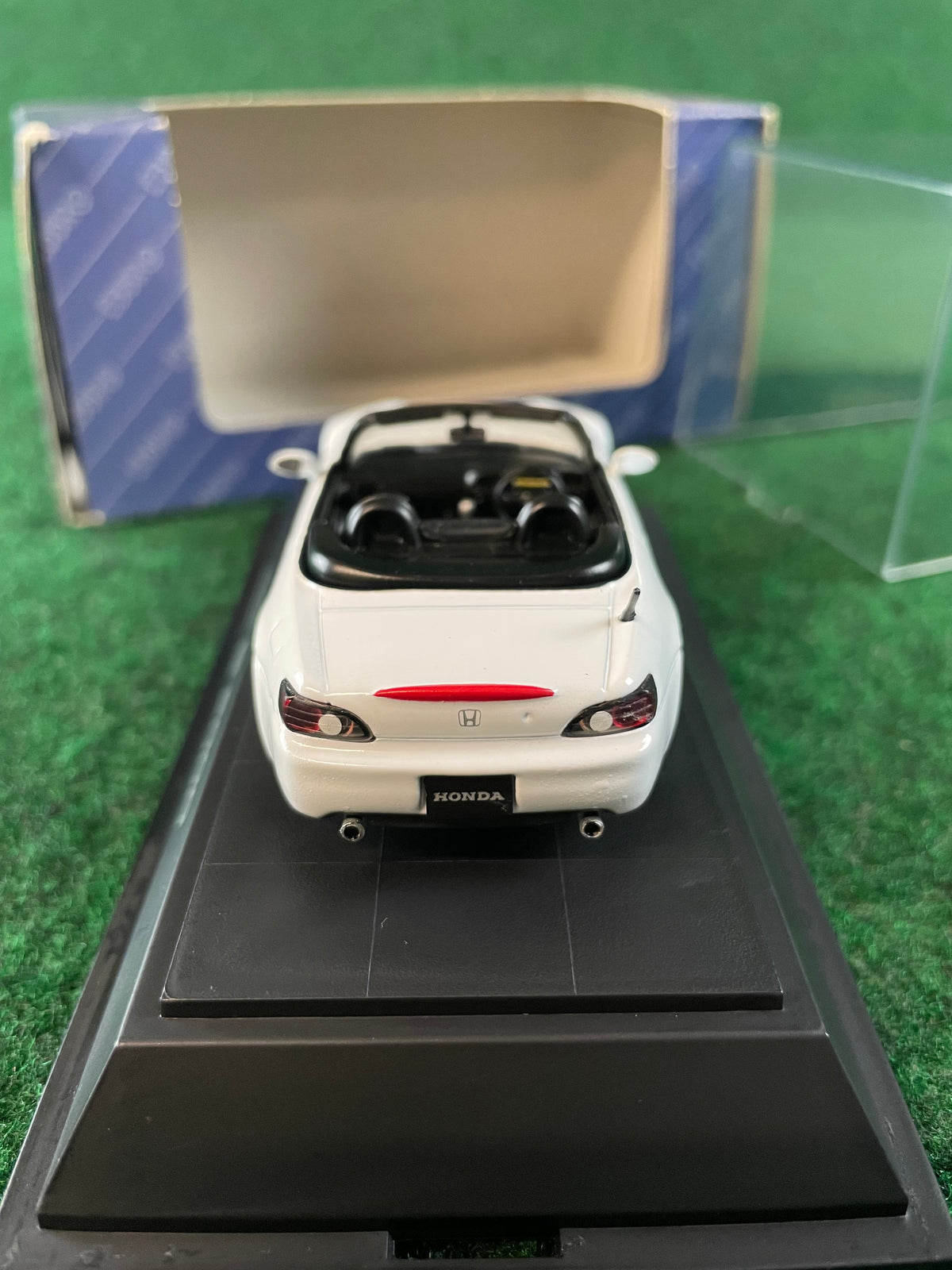 EBBRO 1999 Honda S2000 (Grand Prix White) 1/43 Scale Diecast