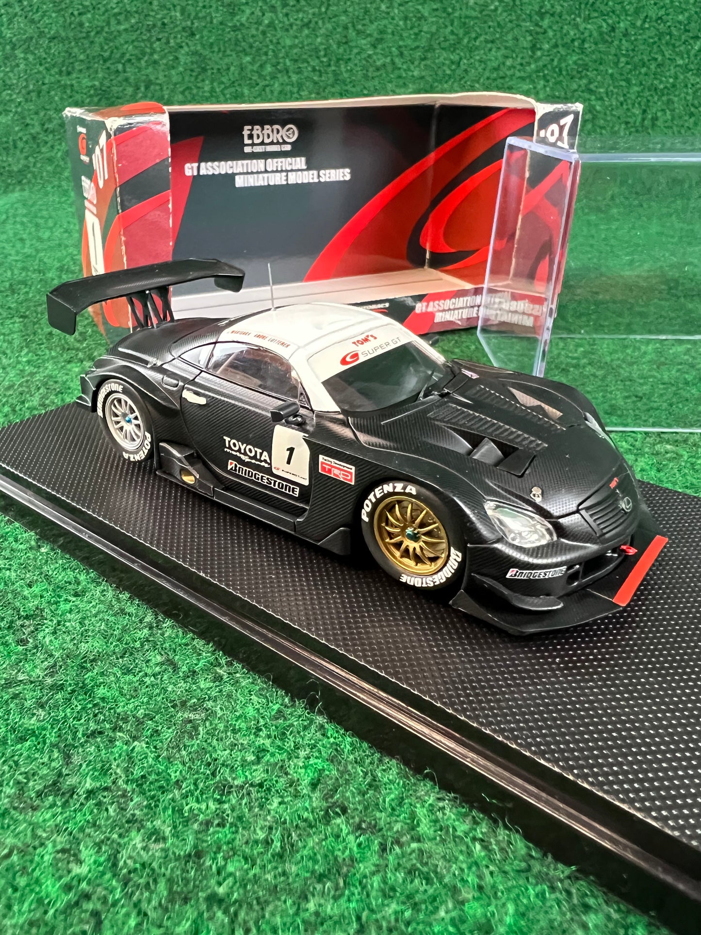 EBBRO - SuperGT 2007 Lexus SC SC430 Tom’s Test Car 1/43 Scale Diecast