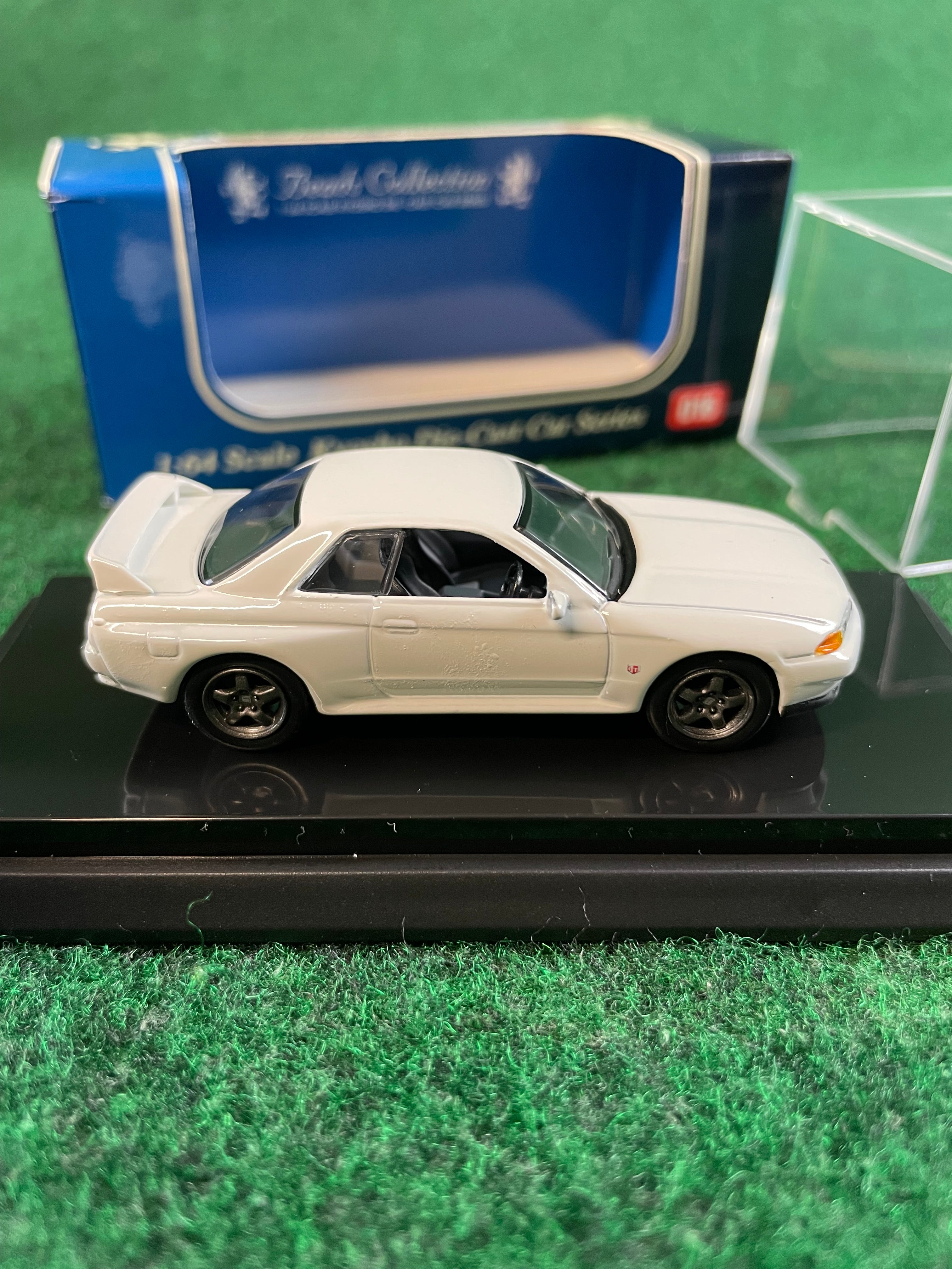 KYOSHO - Beads Collection White Nissan Skyline R32 GT-R 1/64 Scale
