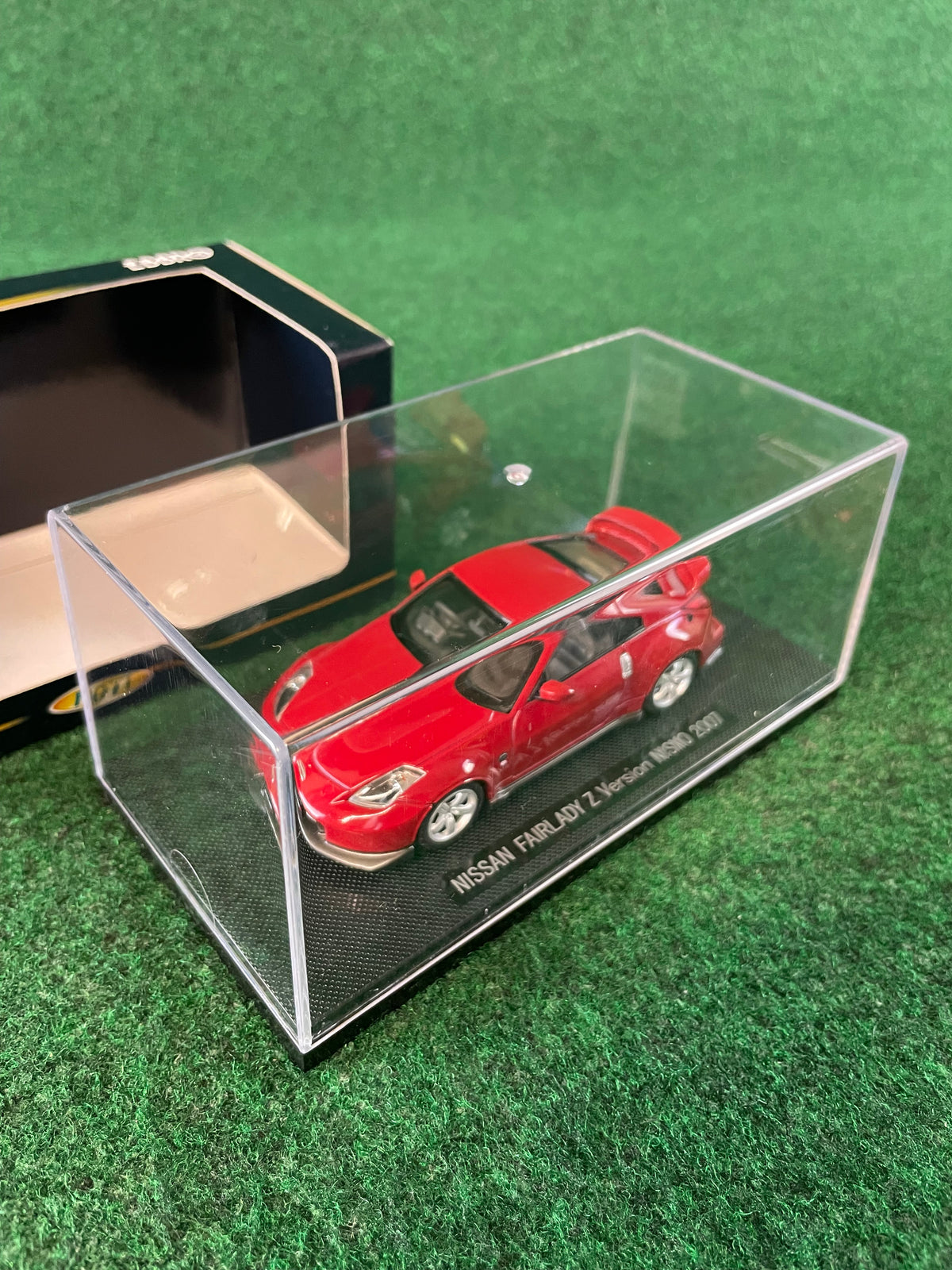 EBBRO - 2007 Nissan Fairlady Z NISMO Red 1/43 Scale Diecast