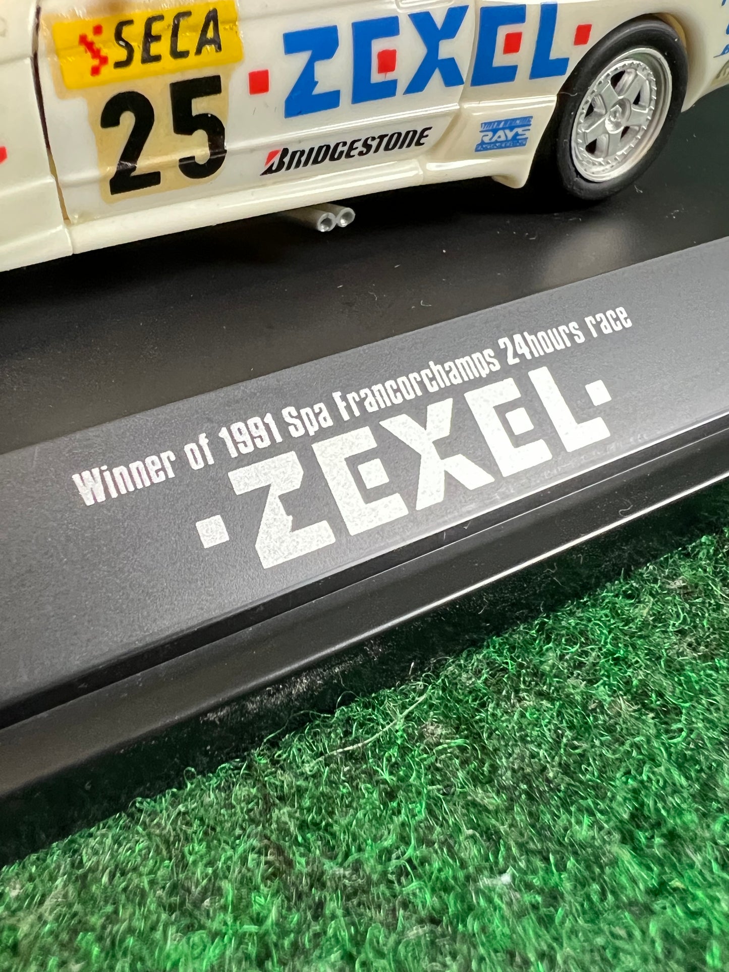 ROSSO - Zexel No. 25 WINNER OF 24hr SPA FRANCORCHAMPS '91 Nissan Skyline R32 GT-R 1/43 Scale Model Car