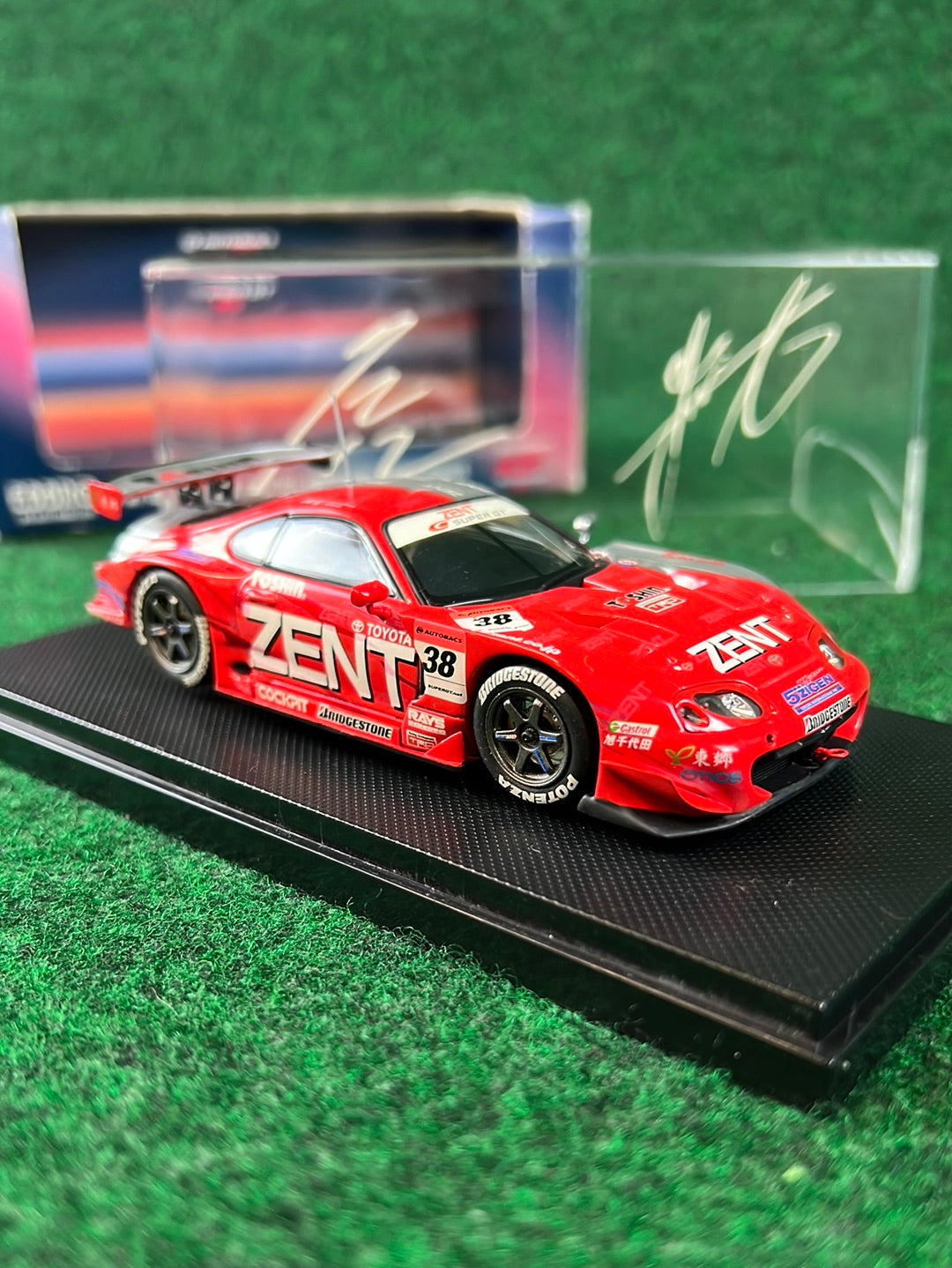 EBBRO - ZENT CERUMO 2005 Toyota Supra SuperGT GT500 Champion No.38 1/43 Scale Diecast