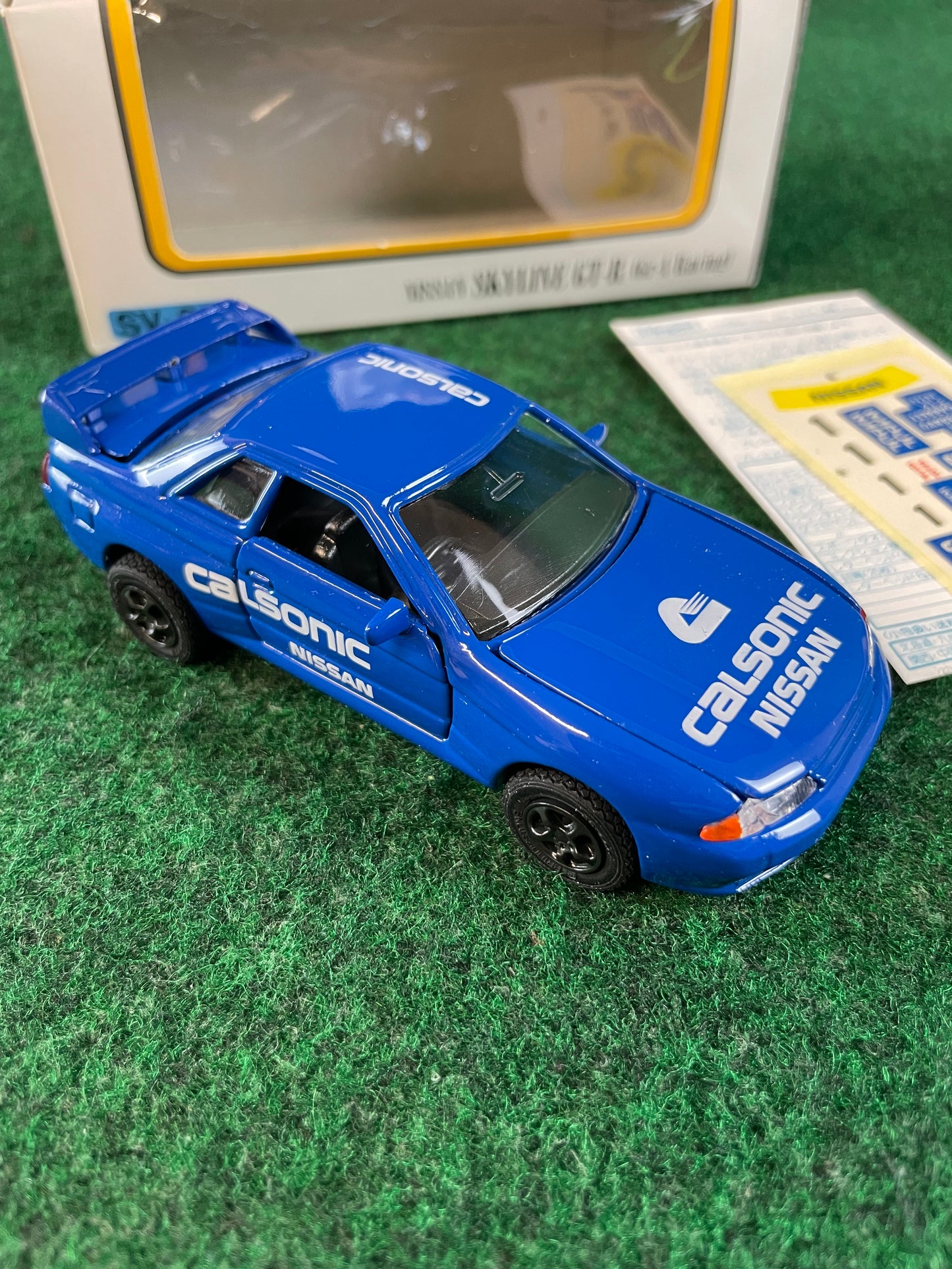 Diapet - Calsonic Group A & Debut Edition Nissan Skyline R32 GT-R 1/40 Scale Diecast Set