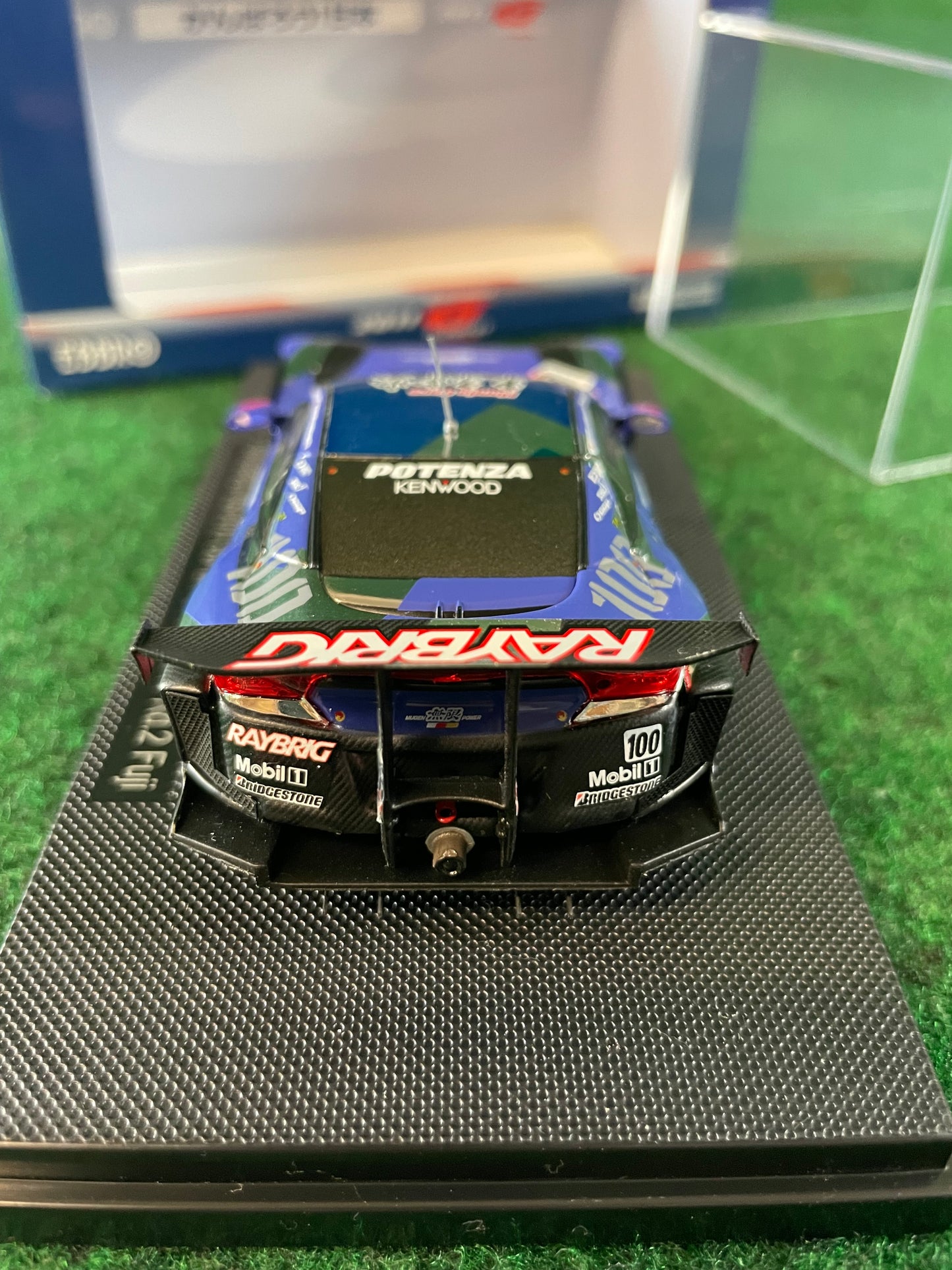 EBBRO - SuperGT 2011 Raybrig Honda HSV-010 GT500 1/43 Scale Diecast