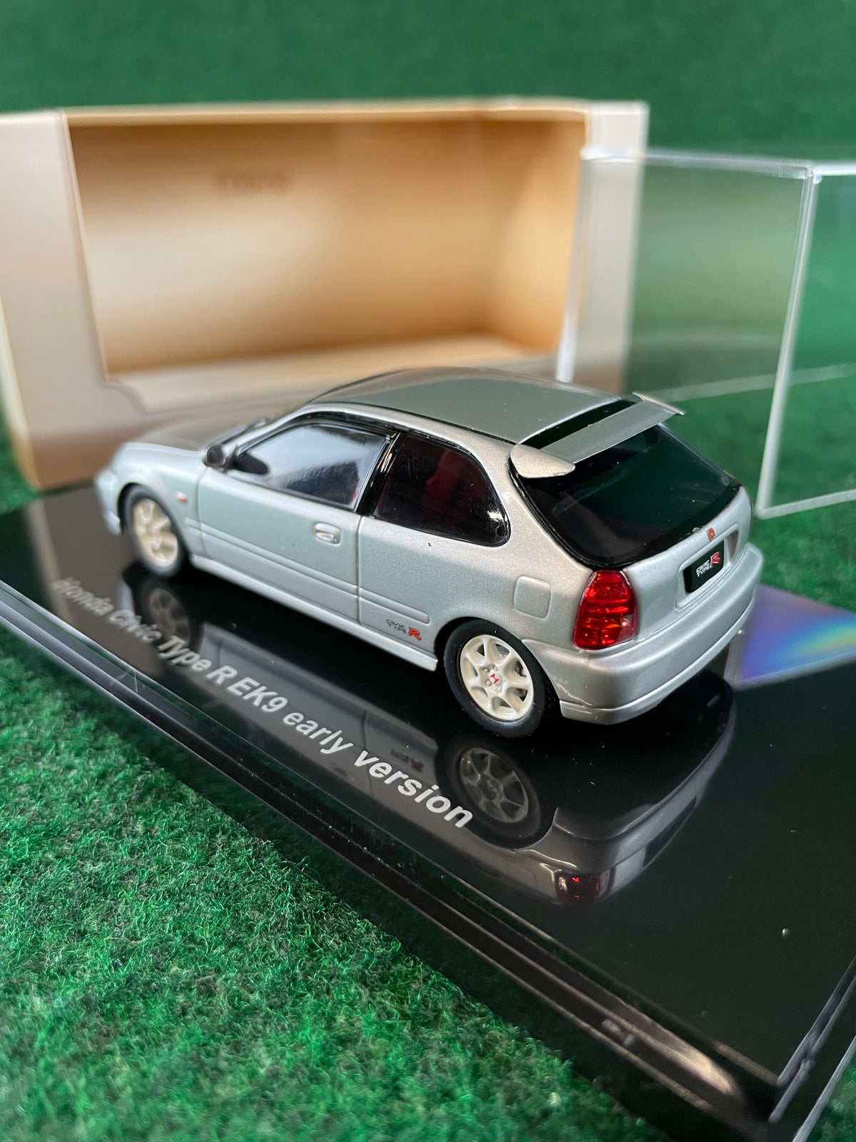 EBBRO Oldies - Honda Civic Type R EK9 Early Version (Silver) 1/43 Scale Diecast