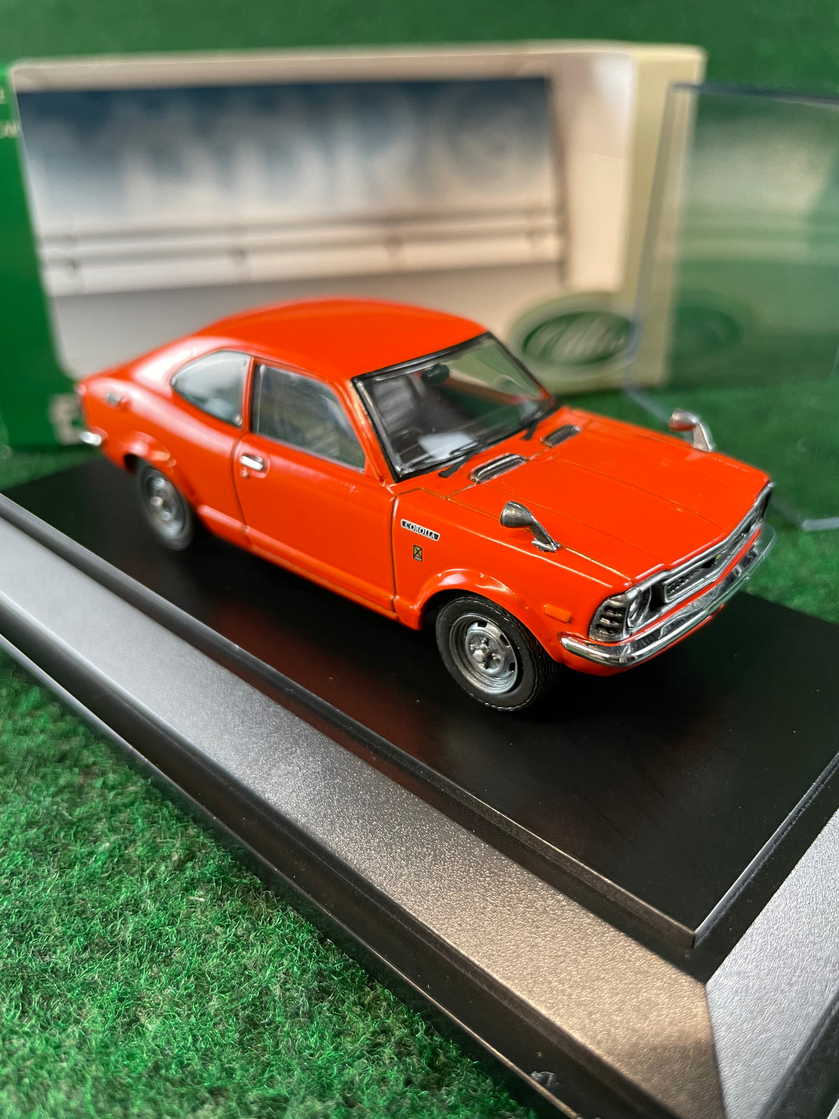 EBBRO Oldies - Toyota Corolla Levin TE27 Orange 1/43 Scale Diecast
