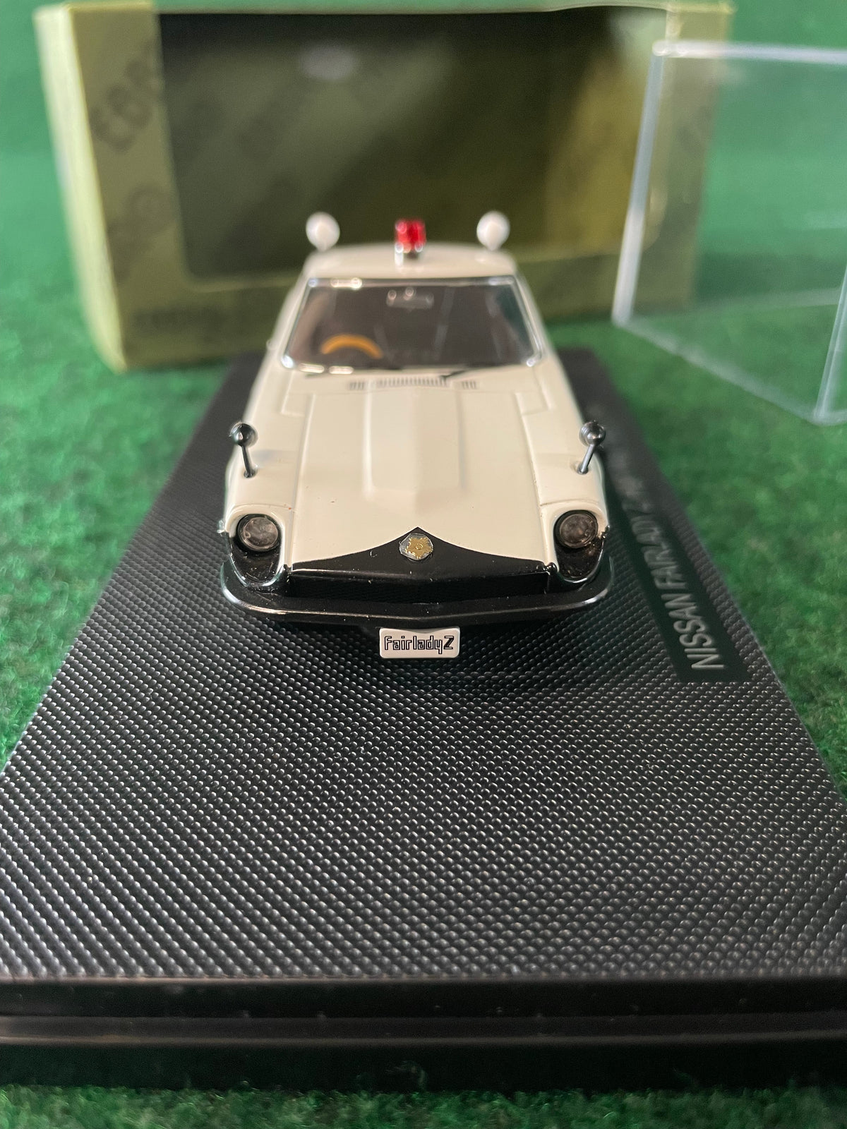 EBBRO Oldies - 1969 Nissan Fairlady Z Highway Patrol Car 1/43 Scale Diecast