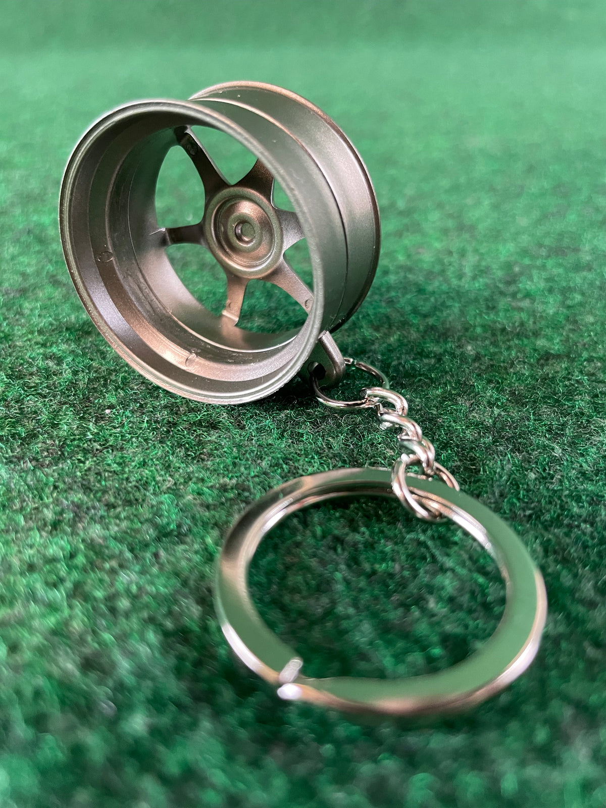 TC Juurokuhoi Vending Machine Nissan Skyline R34 GT-R Wheel Keychain