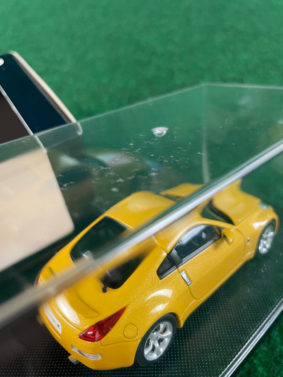 EBBRO - 2007 Nissan Fairlady Z Yellow 1/43 Scale Diecast