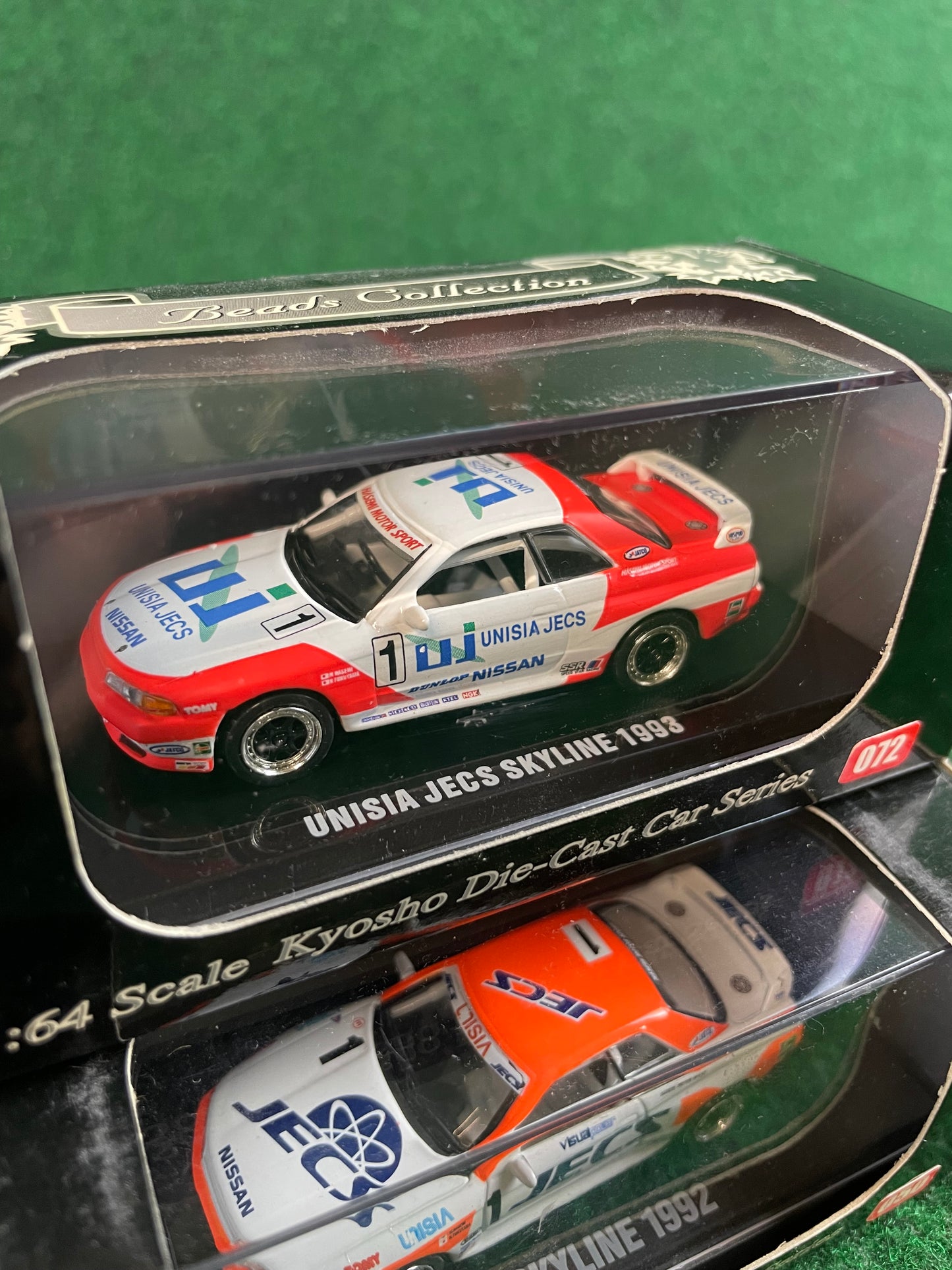 KYOSHO - Beads Collection 1992 & 1993 Unisia JECS Nissan Skyline R32 GT-R 1/64 Scale Diecast Set