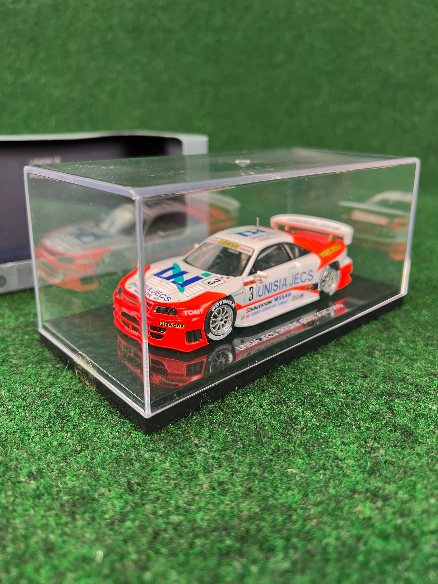 EBBRO Legends of JGTC - 1998 Unisia JECS Nissan Skyline R33 GTR 1/43 Scale Diecast