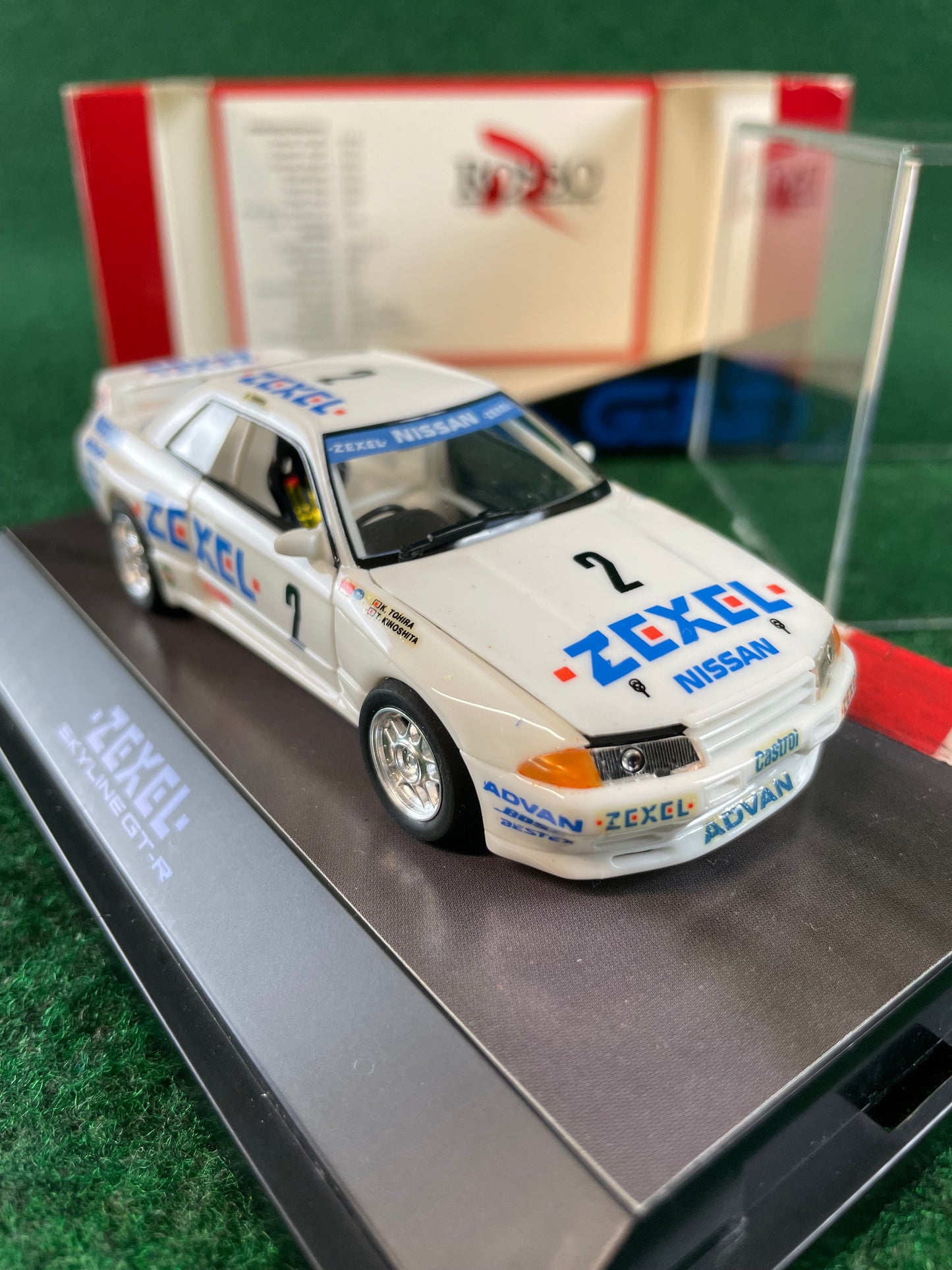 ROSSO - Zexel No. 2 Nissan Skyline R32 GT-R (2) 1/43 Scale Model Car