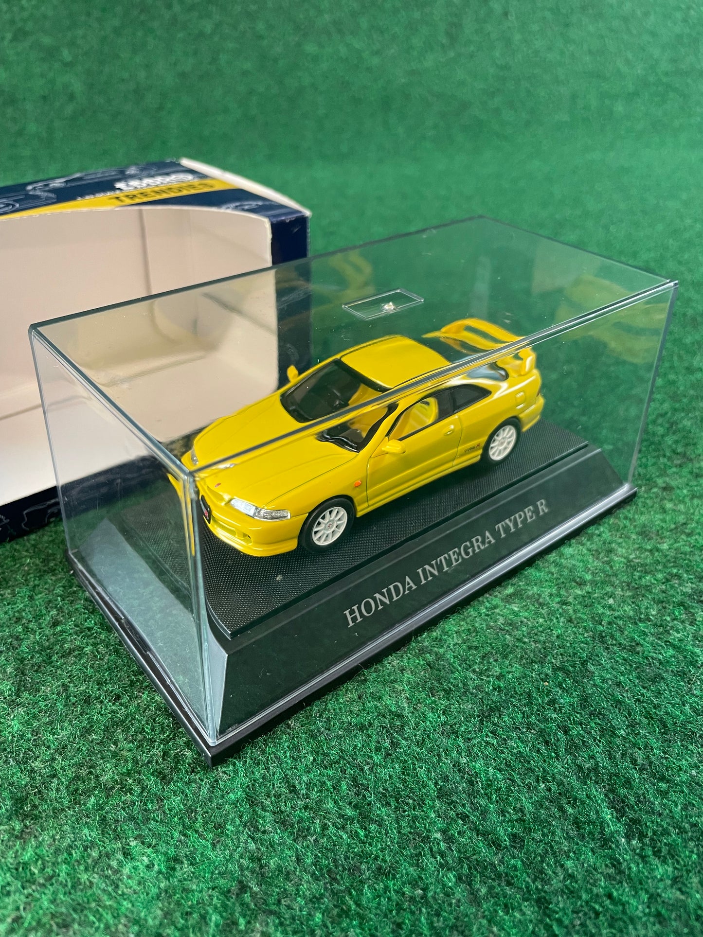 EBBRO Trendies Honda Integra Type R DC2 (Yellow) 1/43 Scale Diecast