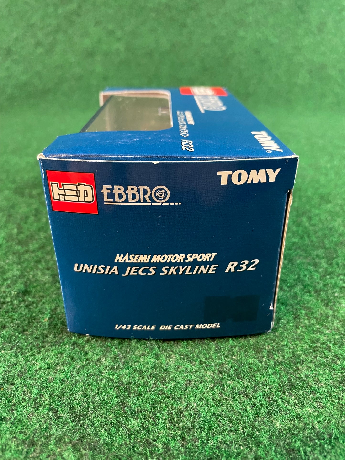 EBBRO Tomy - Hasemi Motor Sport Unisia JECS Group A Nissan Skyline R32 GT-R Diecast