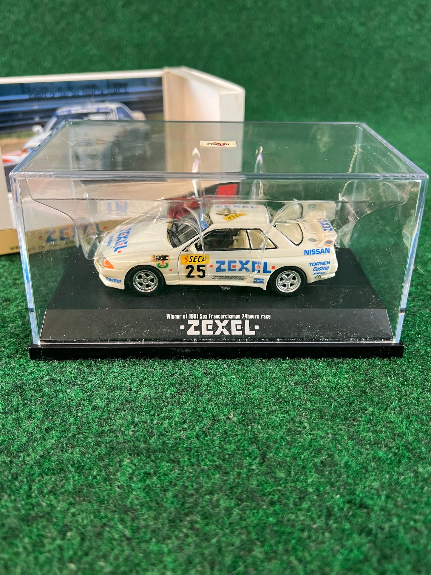 ROSSO - Zexel No. 25 WINNER OF 24hr SPA FRANCORCHAMPS '91 Nissan Skyline R32 GT-R 1/43 Scale Model Car