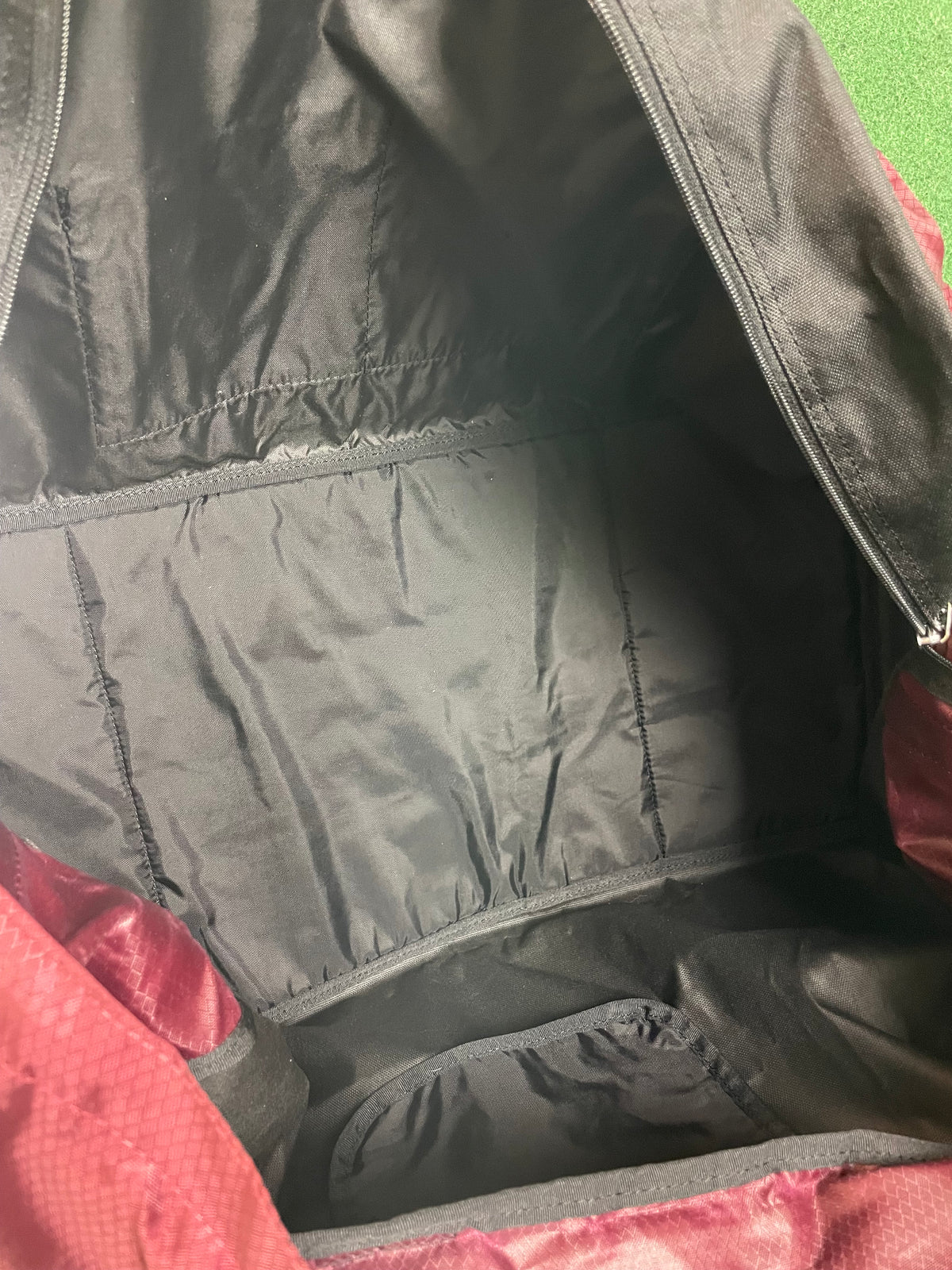DUNLOP Motorsport - Dark Red & Black Duffle Travel Bag