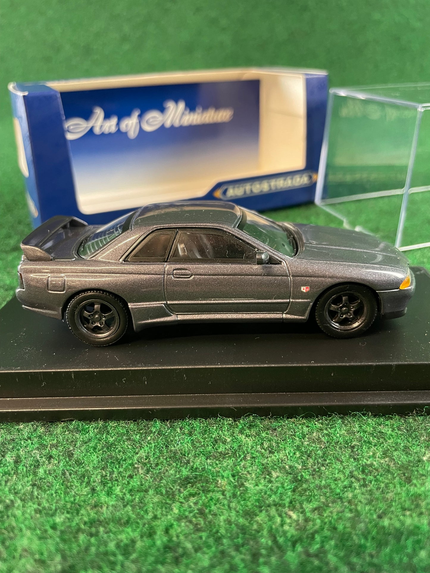 Autostrada - Nissan Skyline R32 GT-R (Gunmetal Gray) 1/43 Scale Diecast