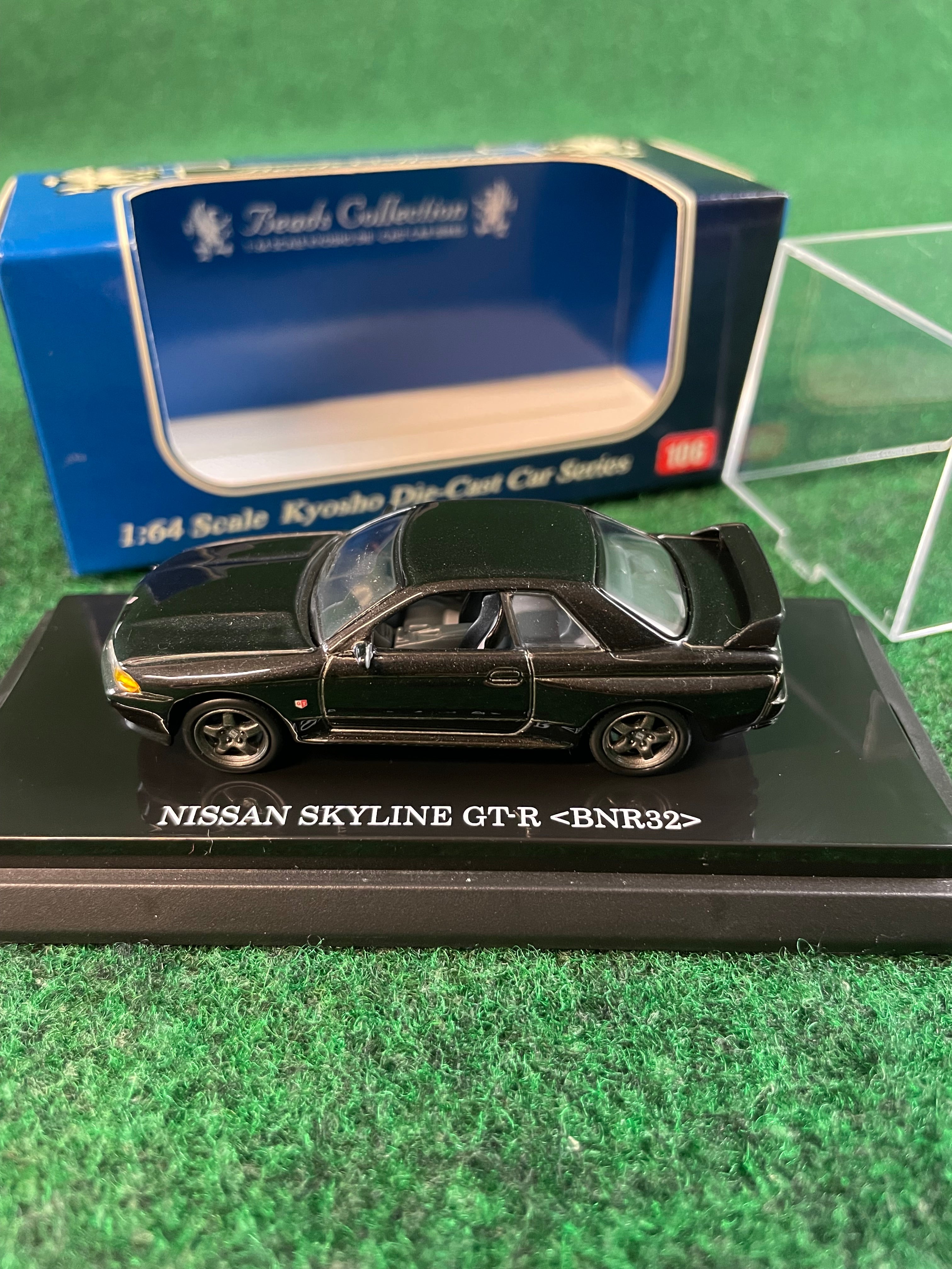 KYOSHO - Beads Collection Black Nissan Skyline R32 GT-R 1/64 Scale