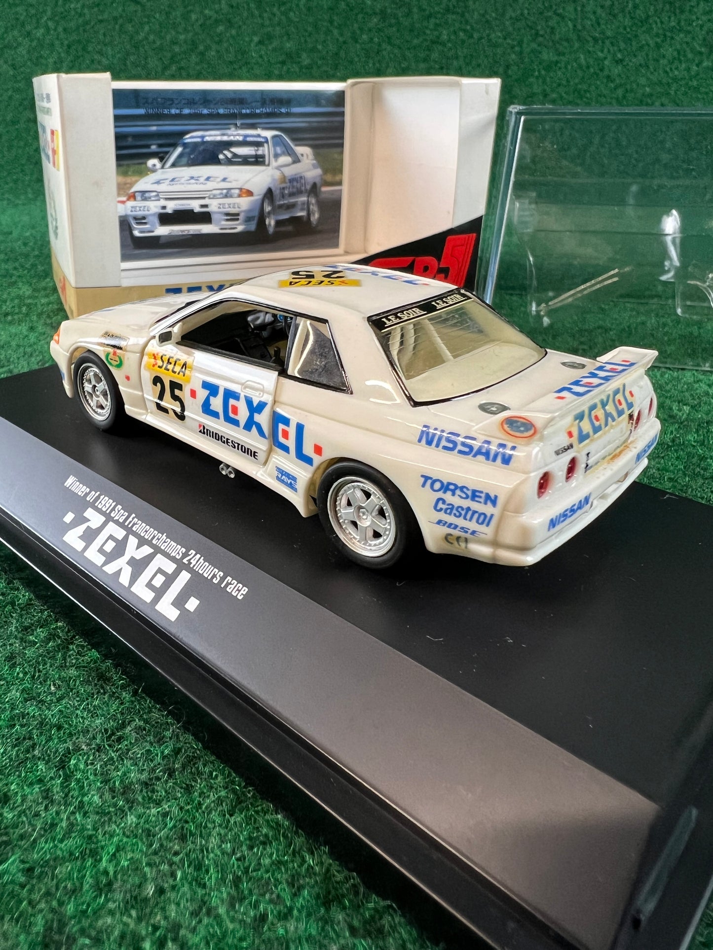 ROSSO - Zexel No. 25 WINNER OF 24hr SPA FRANCORCHAMPS '91 Nissan Skyline R32 GT-R 1/43 Scale Model Car