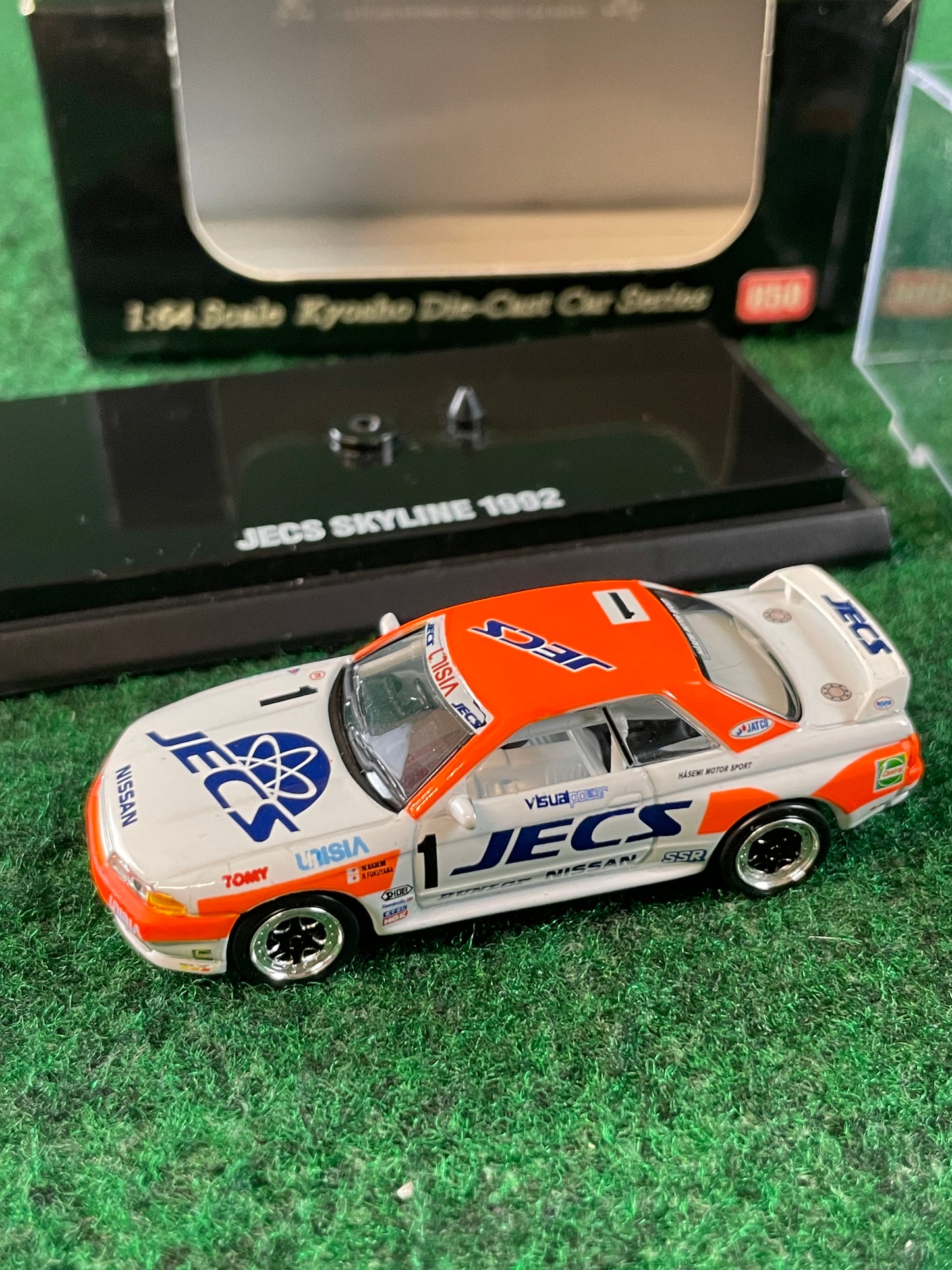 KYOSHO - Beads Collection 1992 & 1993 Unisia JECS Nissan Skyline R32 GT-R 1/64 Scale Diecast Set