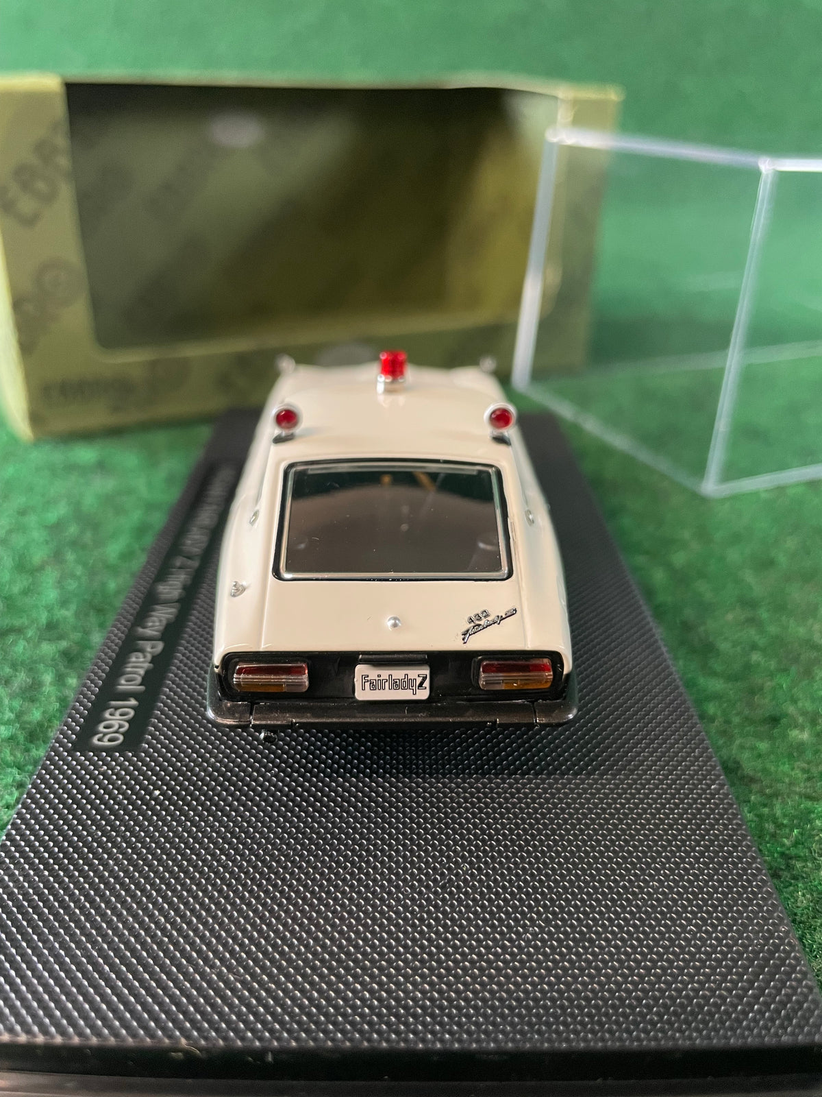 EBBRO Oldies - 1969 Nissan Fairlady Z Highway Patrol Car 1/43 Scale Diecast