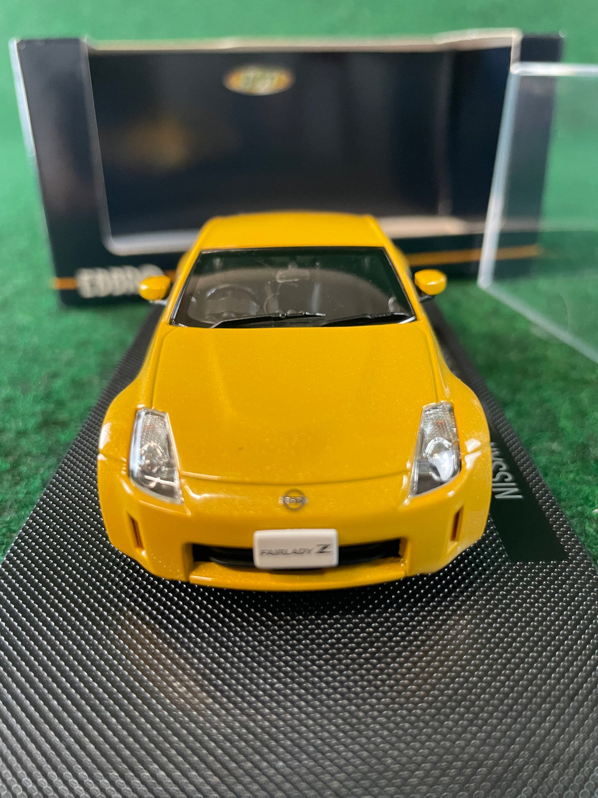 EBBRO - 2007 Nissan Fairlady Z Yellow 1/43 Scale Diecast