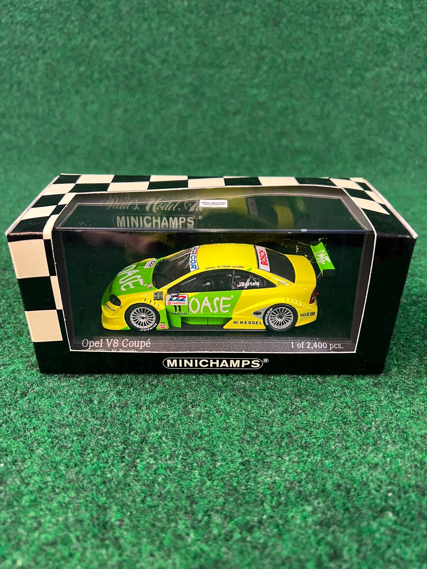 Minichamps - Opel V8 Coupe DTM 2001 Racecar 1/43 Scale Diecast