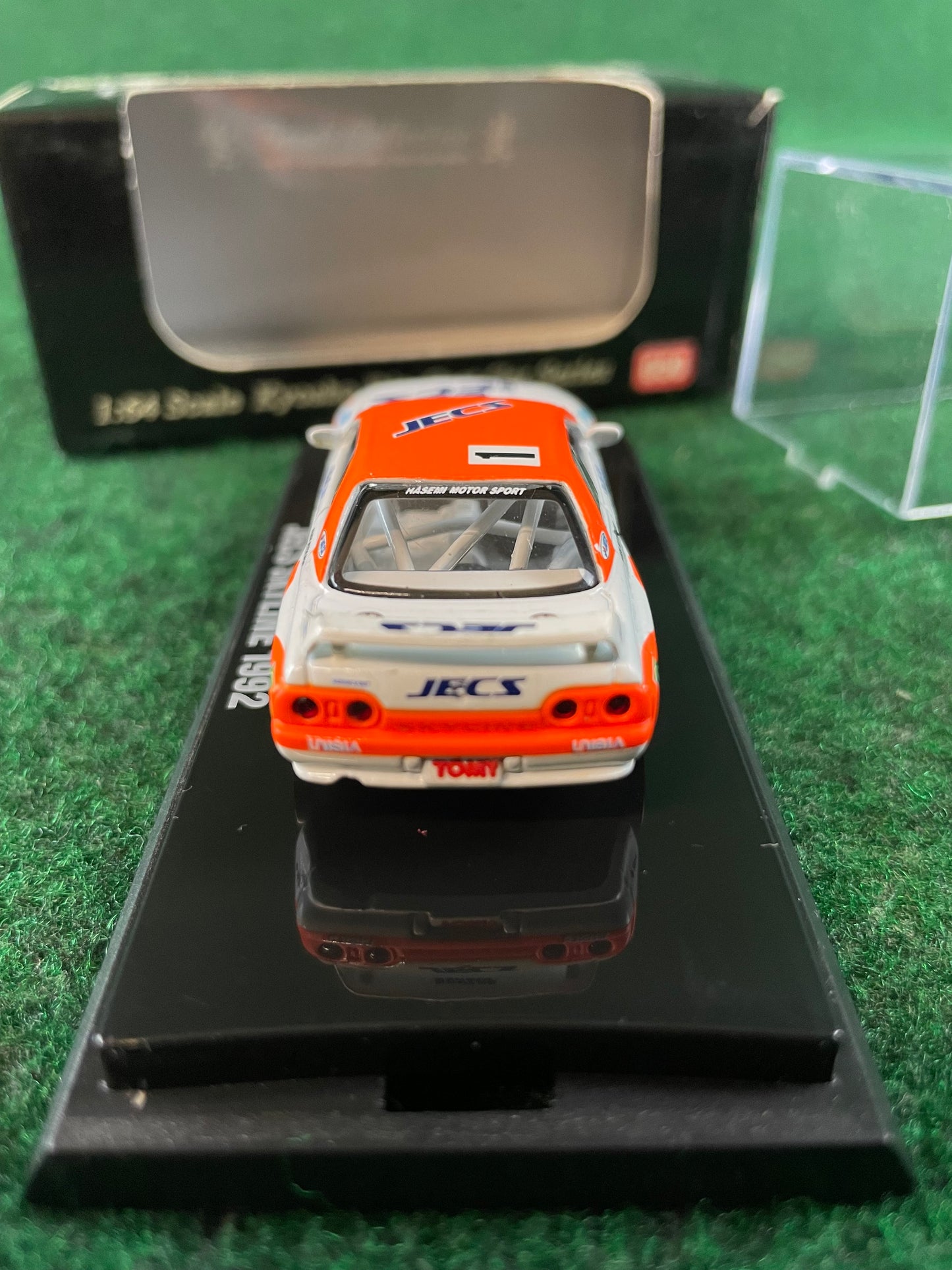 KYOSHO - Beads Collection 1992 & 1993 Unisia JECS Nissan Skyline R32 GT-R 1/64 Scale Diecast Set