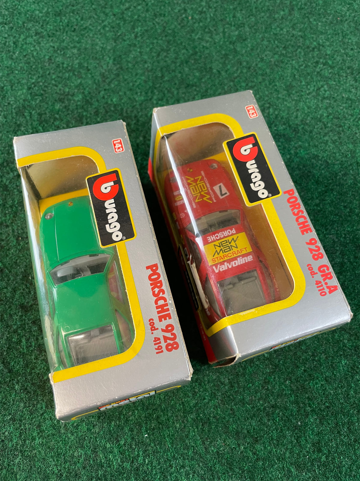 burago Porsche 928 Toy Car Diecast Set