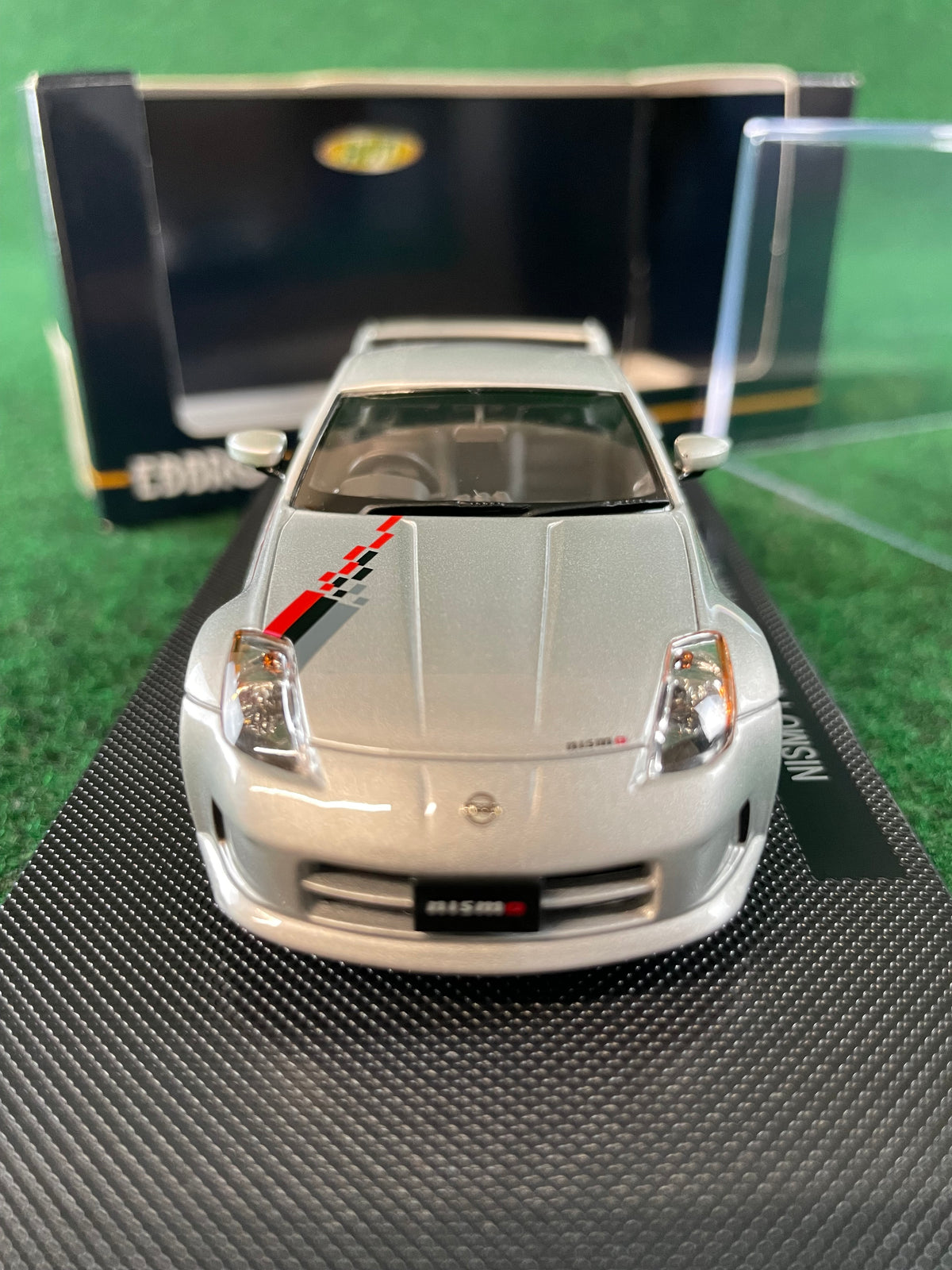 EBBRO HOT! Nissan Nismo Fairlady Z (350Z) S-Tune GT W/ Nismo Stripe 1/43 Diecast