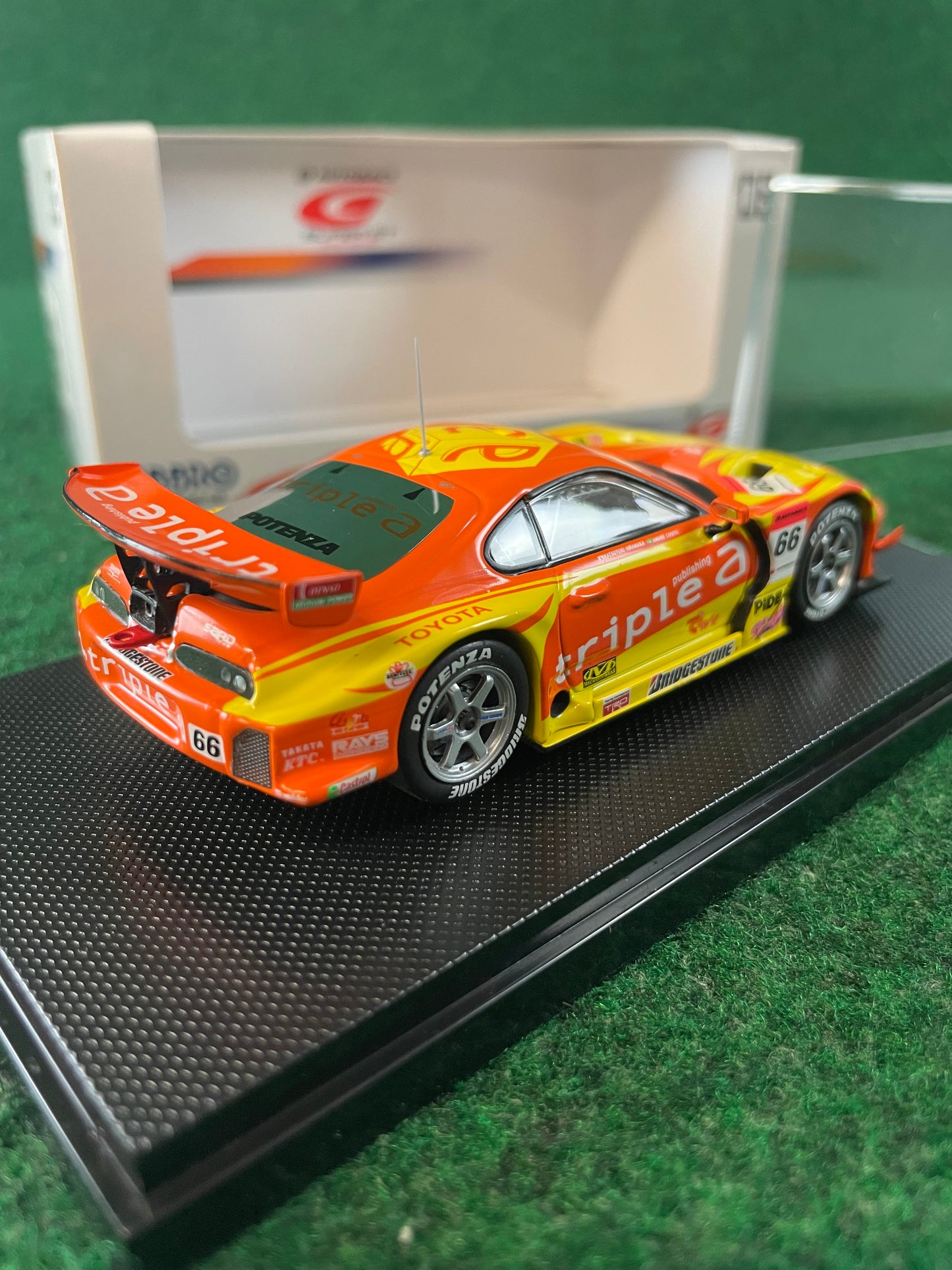 EBBRO -  SuperGT 2006 triple a SARD Toyota Supra No. 66 1/43 Scale Diecast