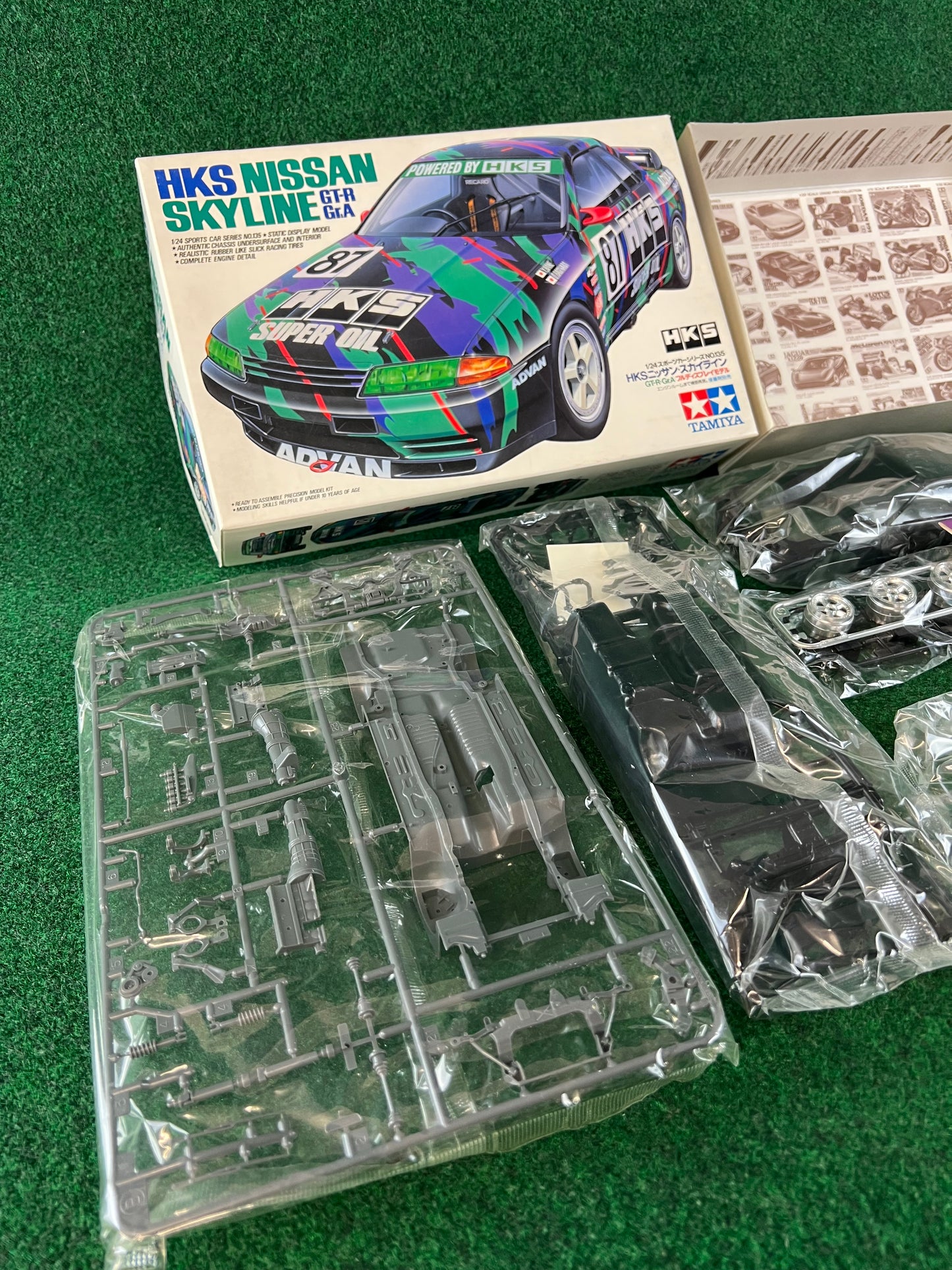 Tamiya - HKS Group A Nissan Skyline R32 GTR 1/24 Scale Model
