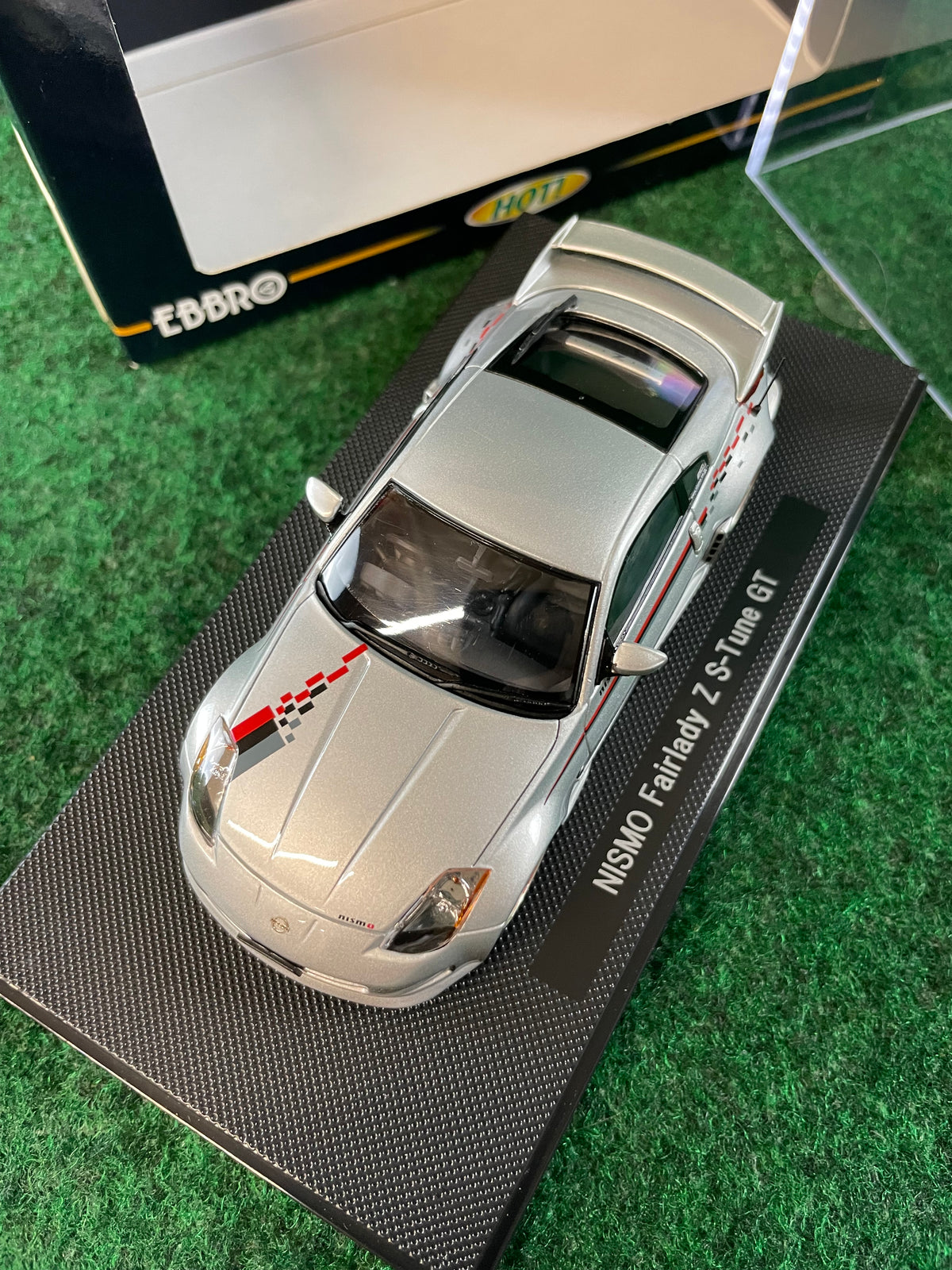 EBBRO HOT! Nissan Nismo Fairlady Z (350Z) S-Tune GT W/ Nismo Stripe 1/43 Diecast