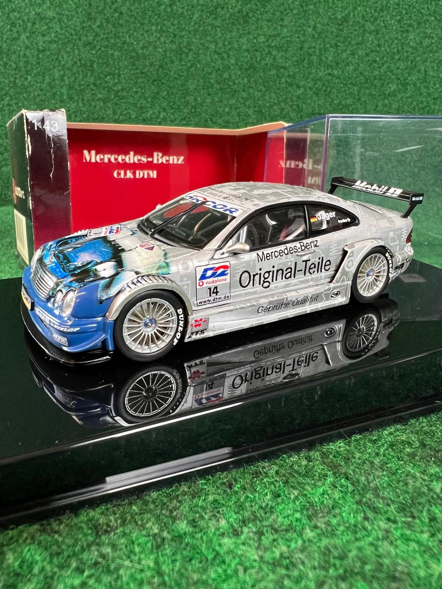 AutoArt - 2001 Mercedes Benz CLK DTM #14 Thomas Jager 1/43 Scale Diecast