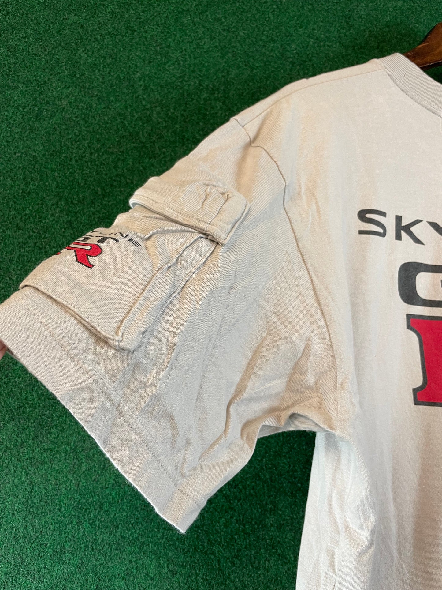Skyline GT-R - SKYLINE Collection Vintage Grey Sleeve Pocket T-Shirt
