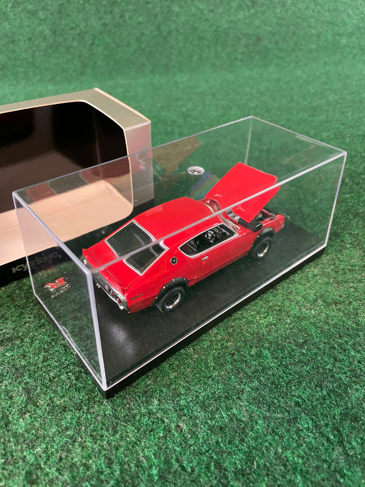 KYOSHO - Nissan Skyline Ken Mary GT-R KPGC110 Wide Wheel Version (Red) 1/43 Scale Diecast