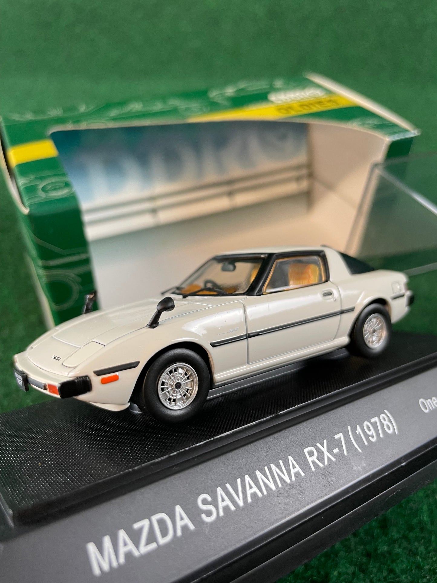 EBBRO Oldies - Mazda Savanna RX-7 1/43 Scale Diecast
