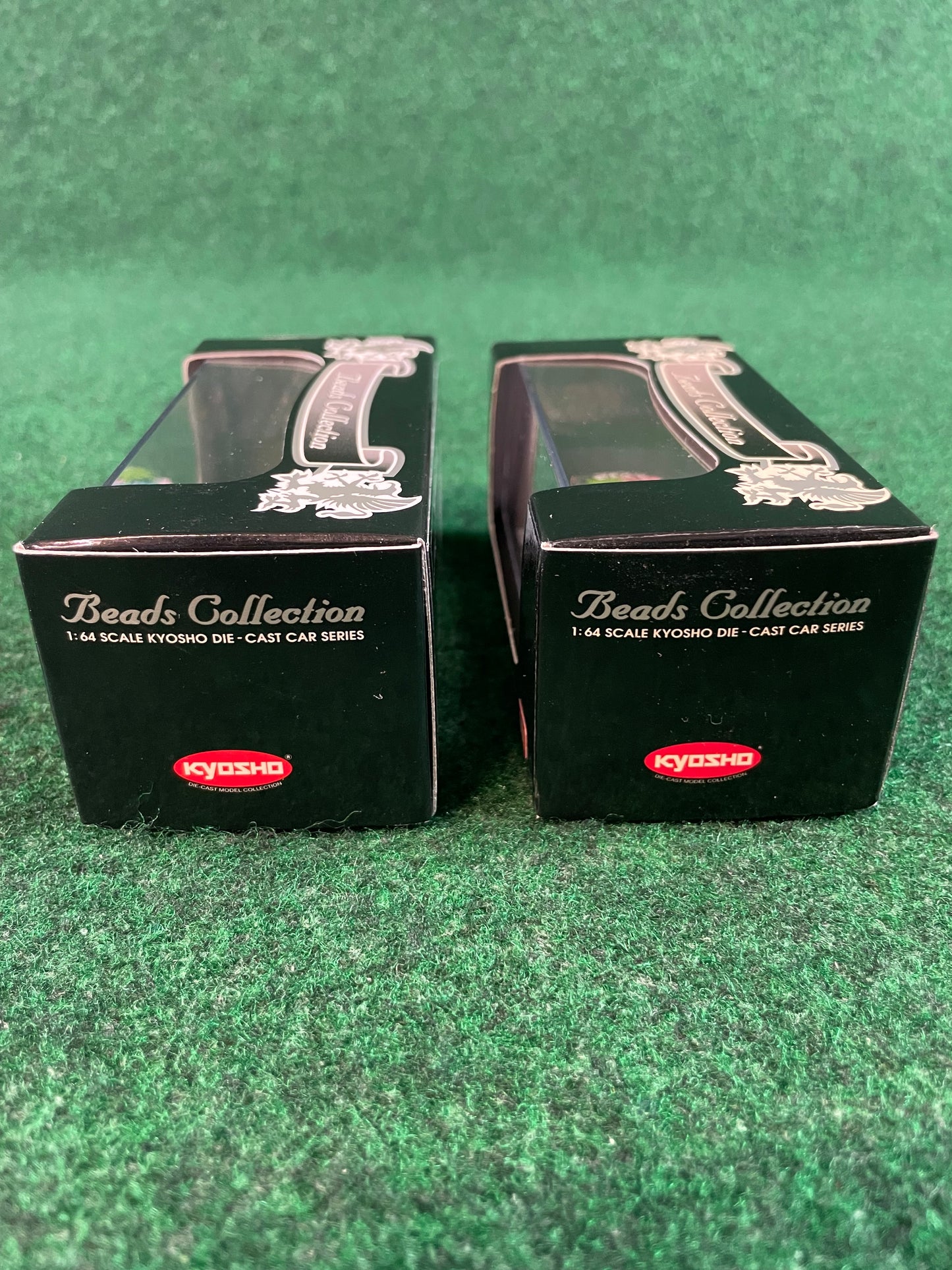 KYOSHO - Beads Collection 1991 & 1992 AXIA TRAMPIO Nissan Skyline R32 GT-R 1/64 Scale Diecast Set