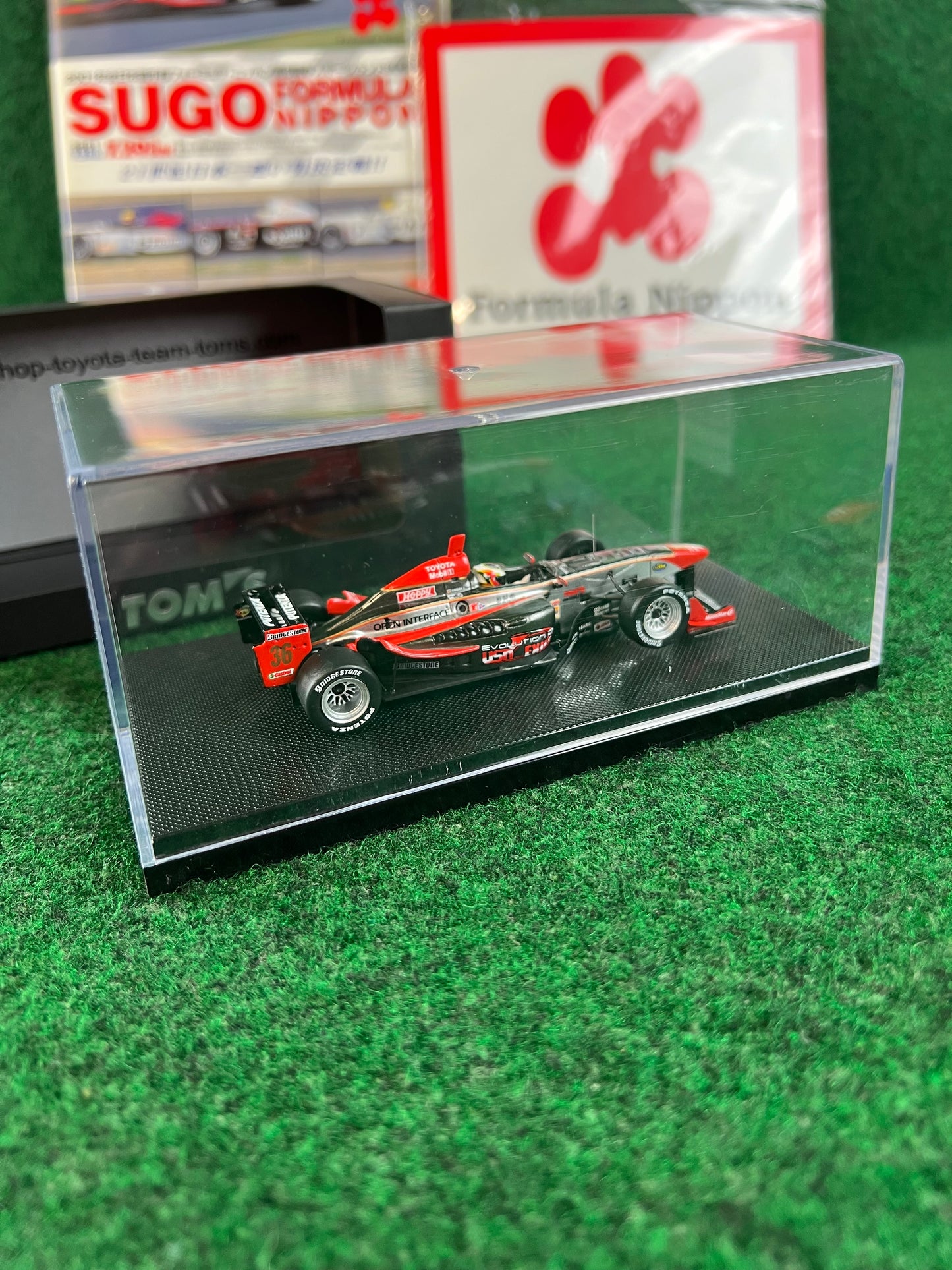 EBBRO - TOM'S Toyota Racing Formula Nippon 2006 Round 6 Suzuka DHG No. 36 1/43 Scale Diecast