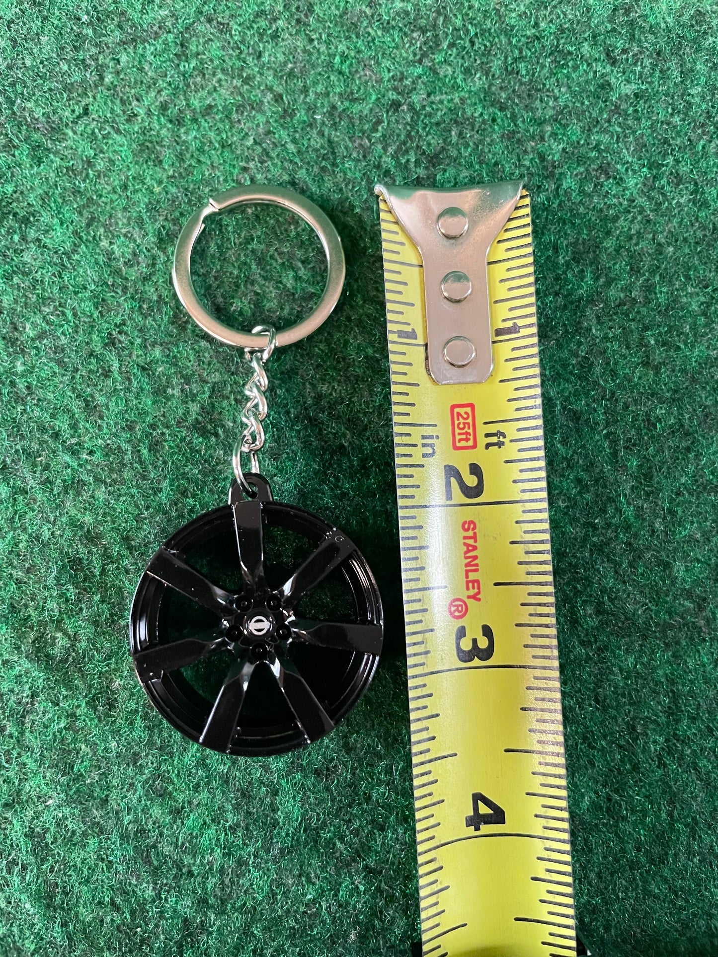 TC Juurokuhoi Vending Machine Nissan R35 GT-R Wheel Keychain