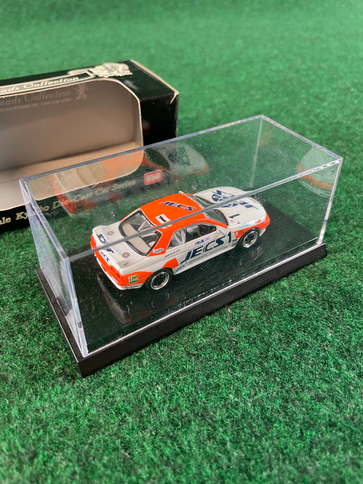 KYOSHO - Beads Collection 1992 & 1993 Unisia JECS Nissan Skyline R32 GT-R 1/64 Scale Diecast Set