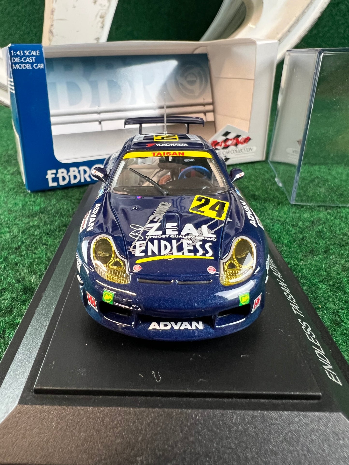 ENDLESS - 2004 Porsche 911 JGTC #26 Centerlock Race Wheel and Goods Set