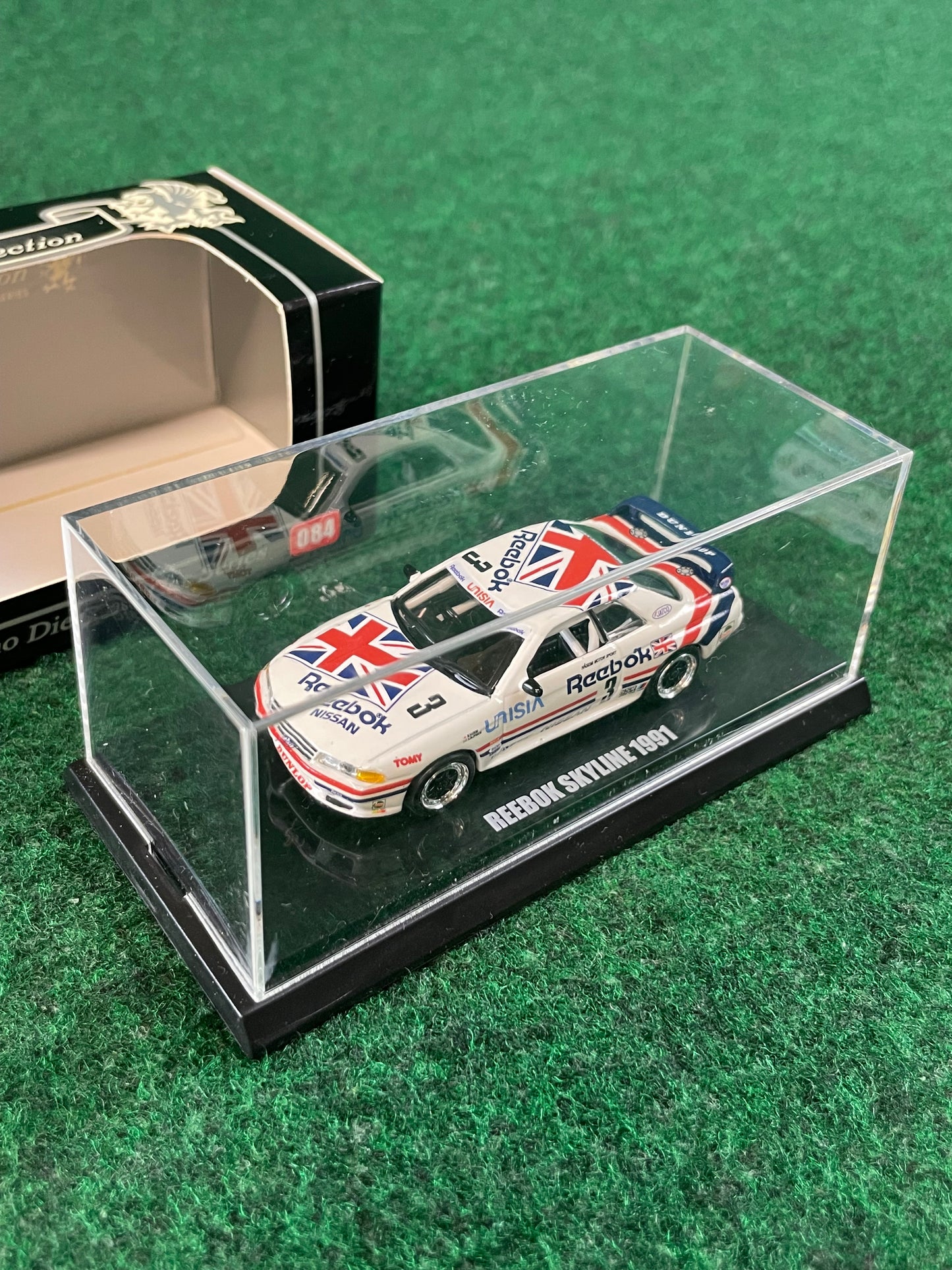 KYOSHO - Beads Collection 1990 & 1991 Reebok Nissan Skyline R32 GT-R 1/64 Scale Diecast Set