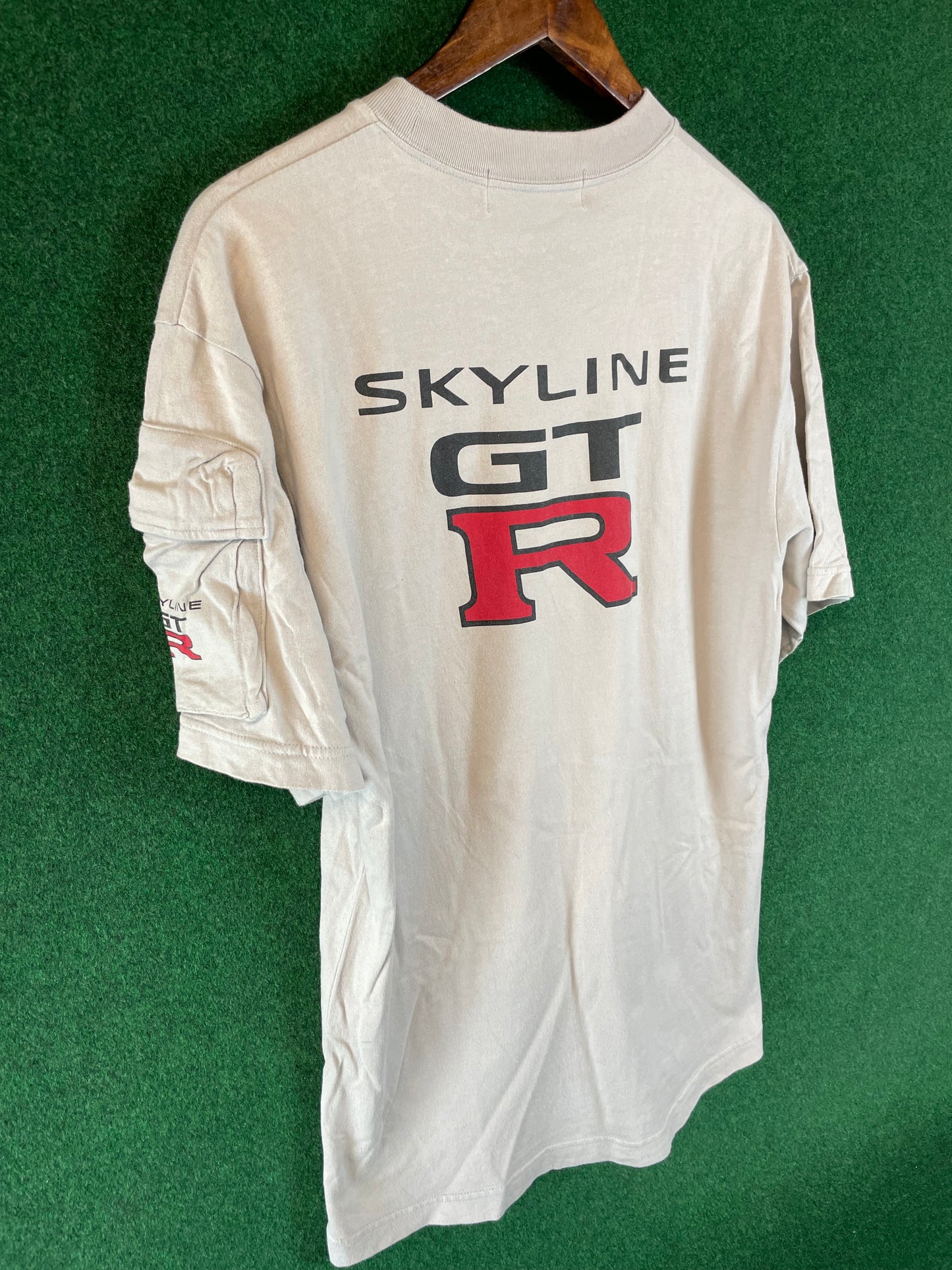 Skyline GT-R - SKYLINE Collection Vintage Grey Sleeve Pocket T-Shirt
