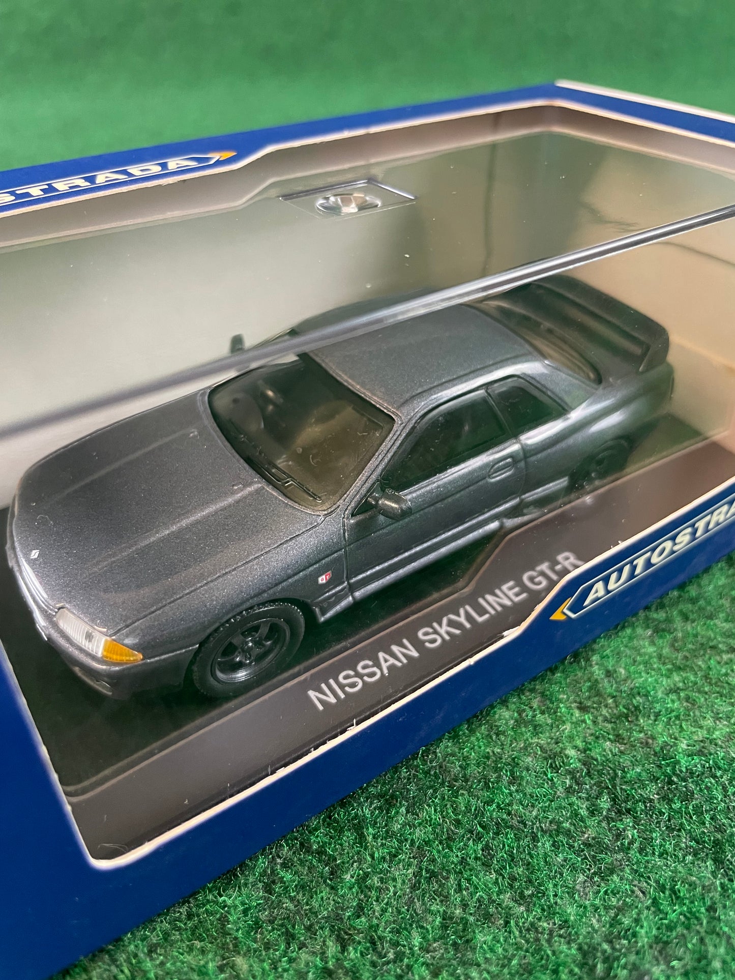 Autostrada - Nissan Skyline R32 GT-R (Gunmetal Gray) 1/43 Scale Diecast