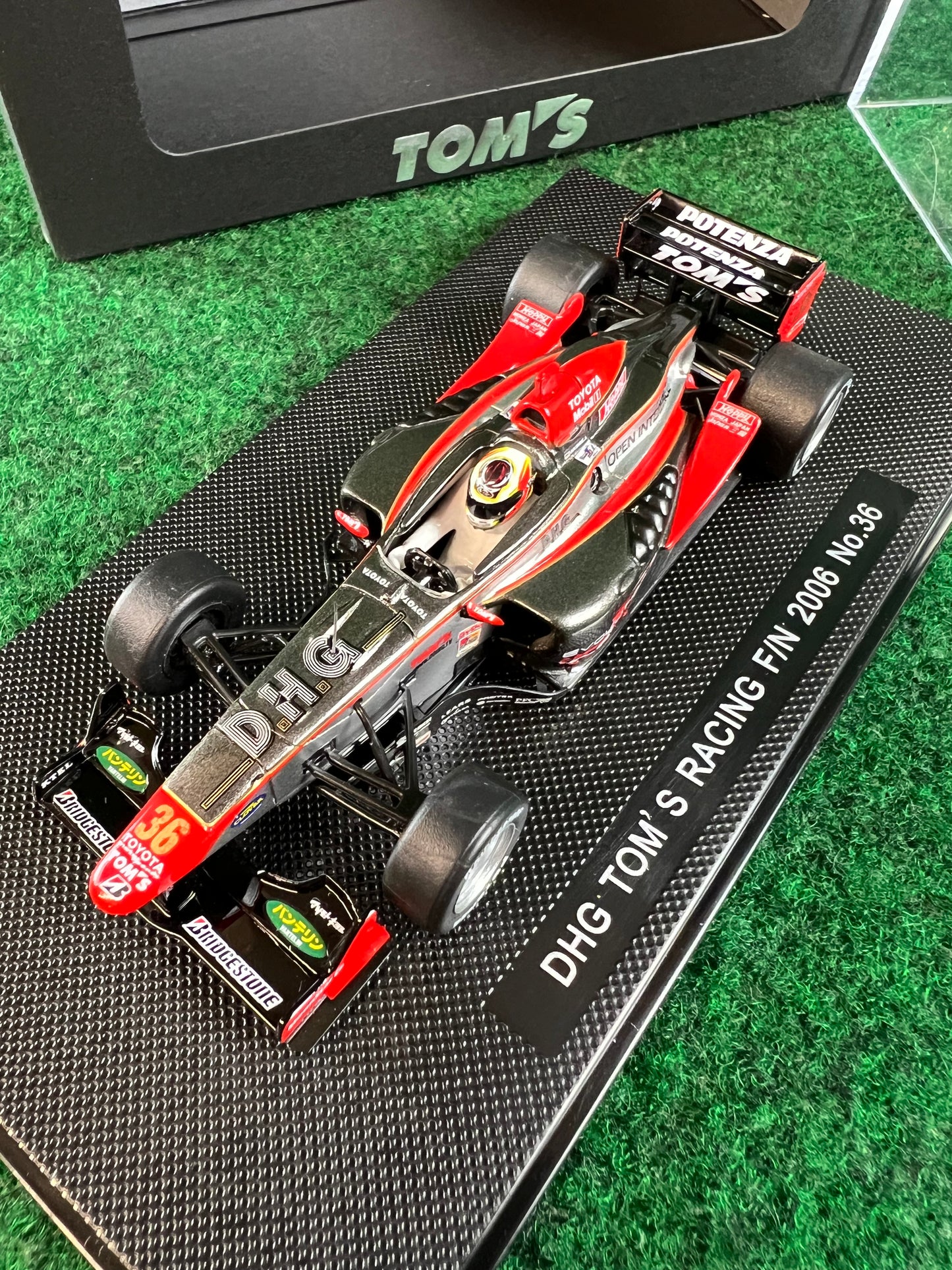 EBBRO - TOM'S Toyota Racing Formula Nippon 2006 Round 6 Suzuka DHG No. 36 1/43 Scale Diecast