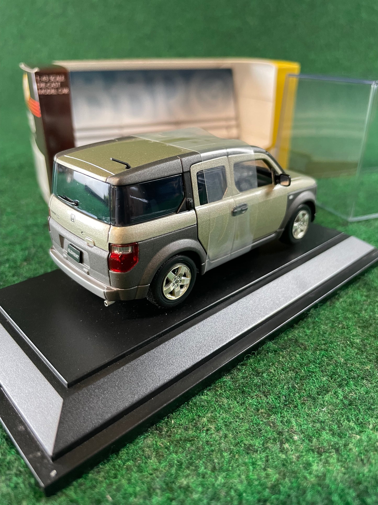 EBBRO HOT - Honda Element SHORELINE BAGE METALLIC 1/43 Scale Diecast